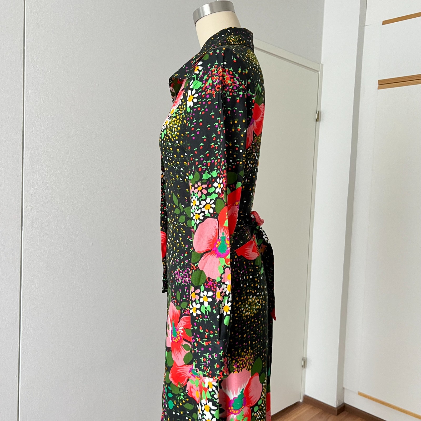 1970s Vintage Button Front Floral Maxi Dress Psychedelic Mod Long Sleeves Boho