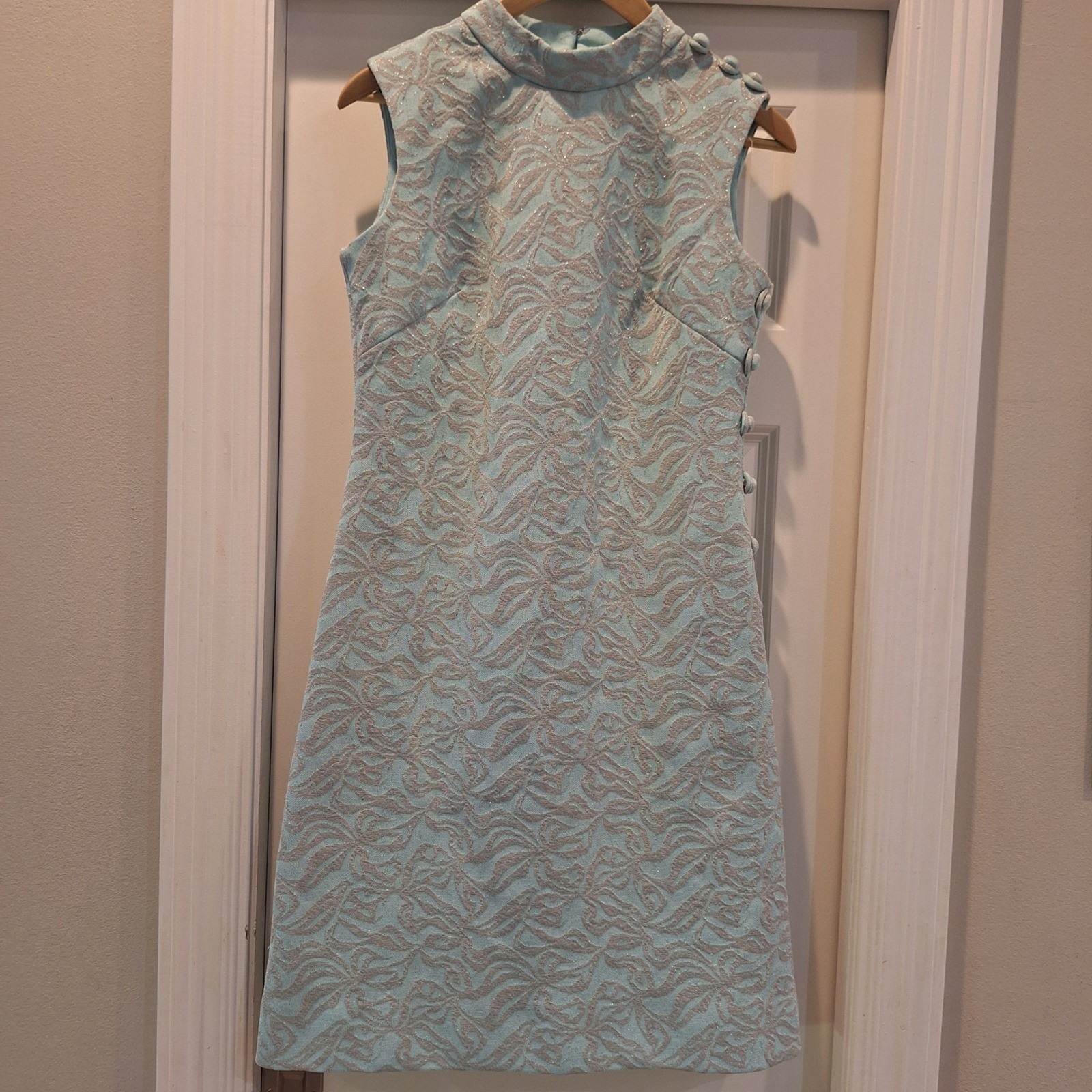 Vintage 60s Leslie Fay Shift Knits Dress Sz 12 tag (actual 8)Silver Lurex MidMod