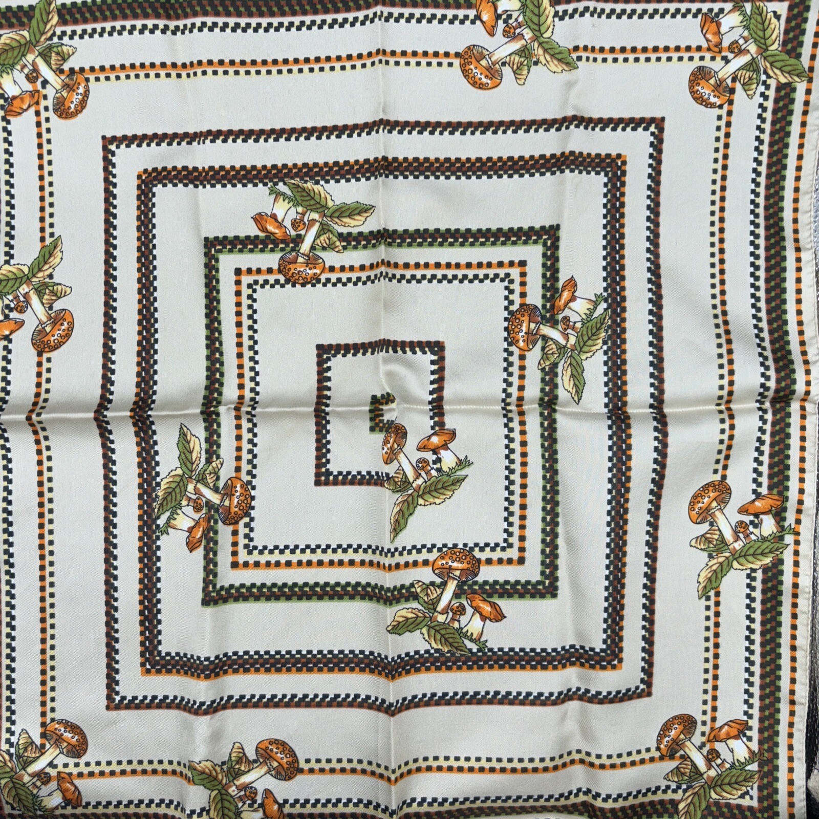 Vintage MCM LADIES SCARF Italy POLy Approx 19×19 INCHES MUSHROOMS ITALY