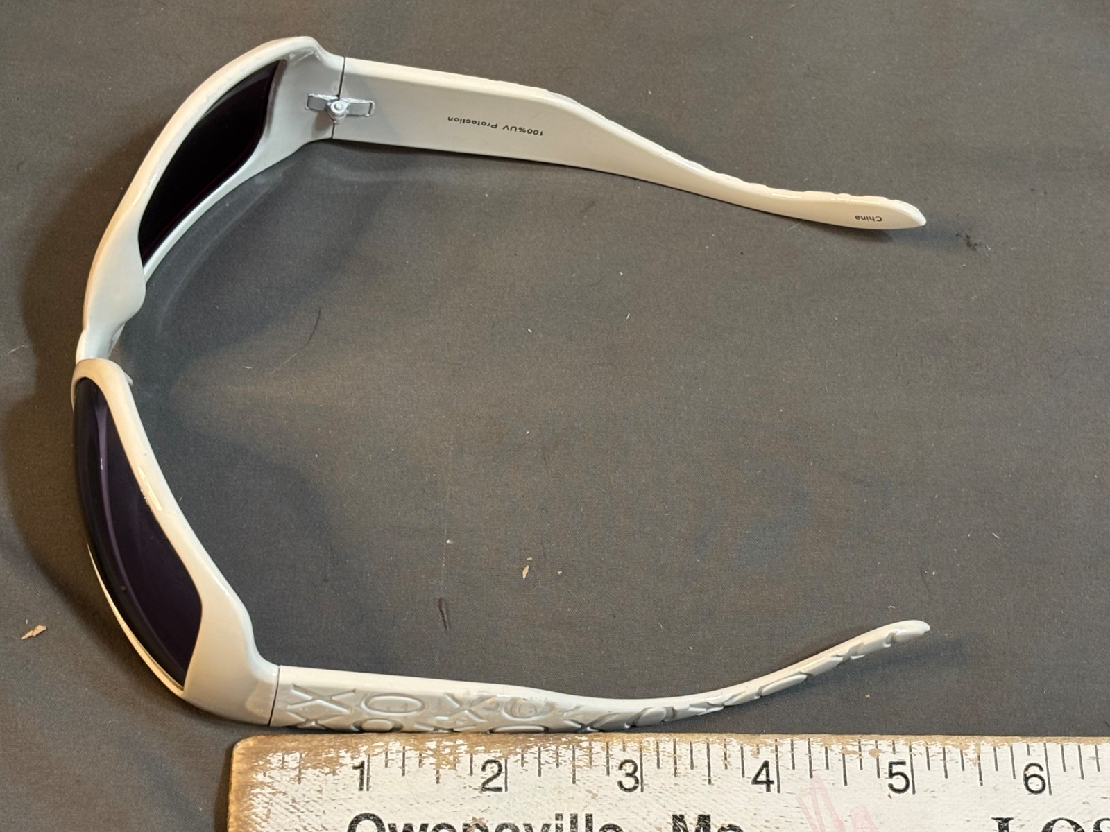 Vtg RETRO XOXO 100 UV Protection OVERSIZED White PURPLE LENS Designer Sunglasses