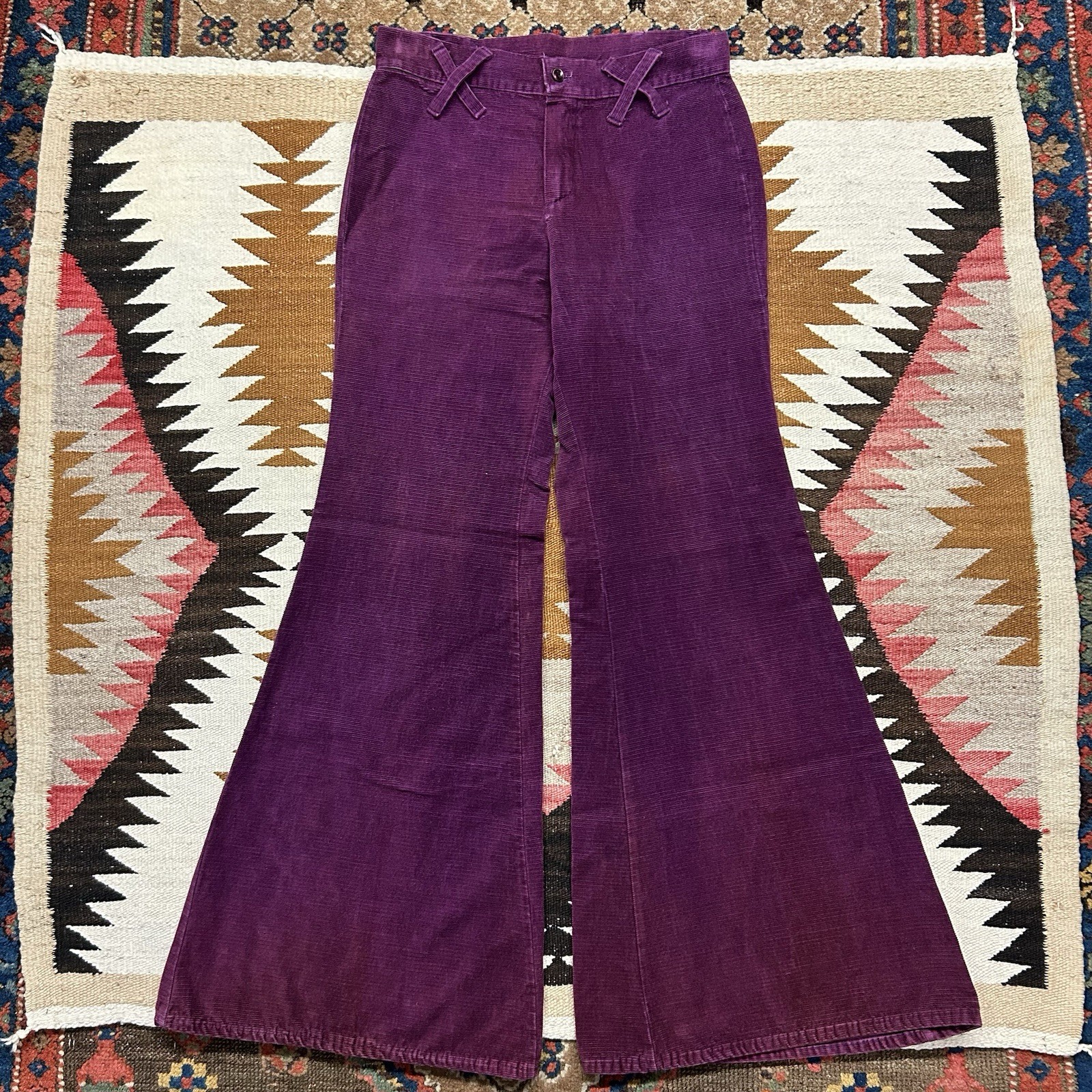 Vintage 1970s Old Salem Corduroy Bell Bottom Flares Sz 28×31 – Purple