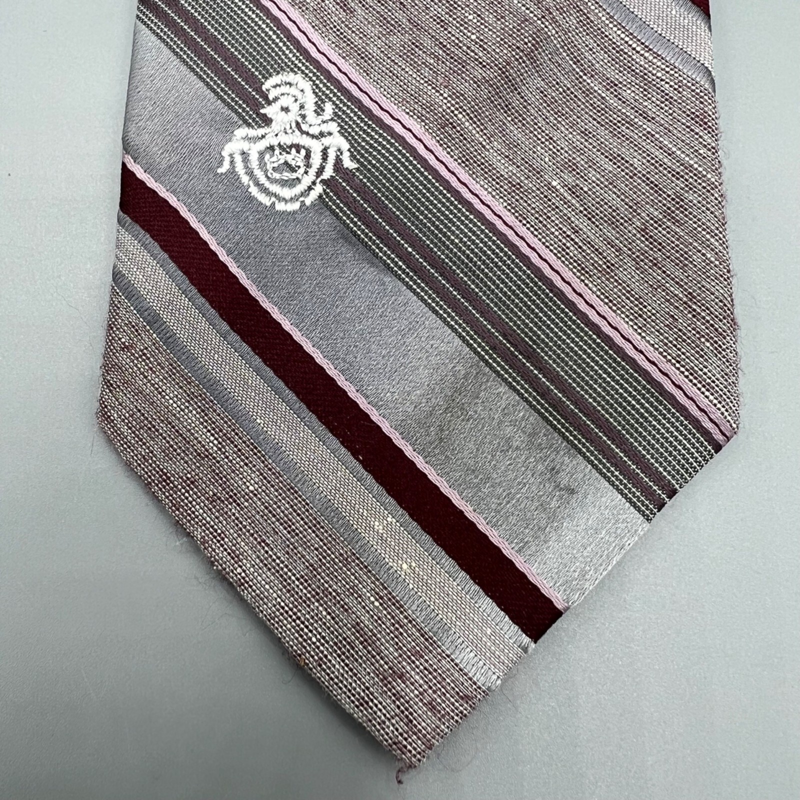 Vintage 1970s “Via Re” Men’s Embroidered Crest Regimental Striped Silver Tie