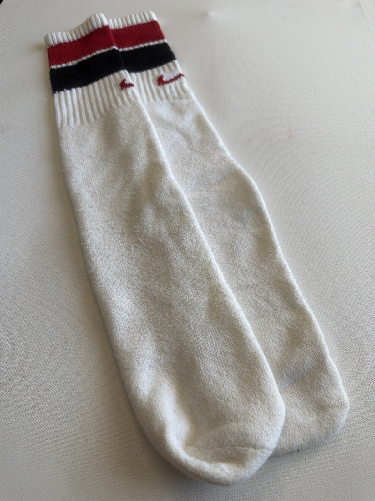 Nike Mens Sportswear Everyday Essential Tube Red Black ONE PAIR Socks 21”