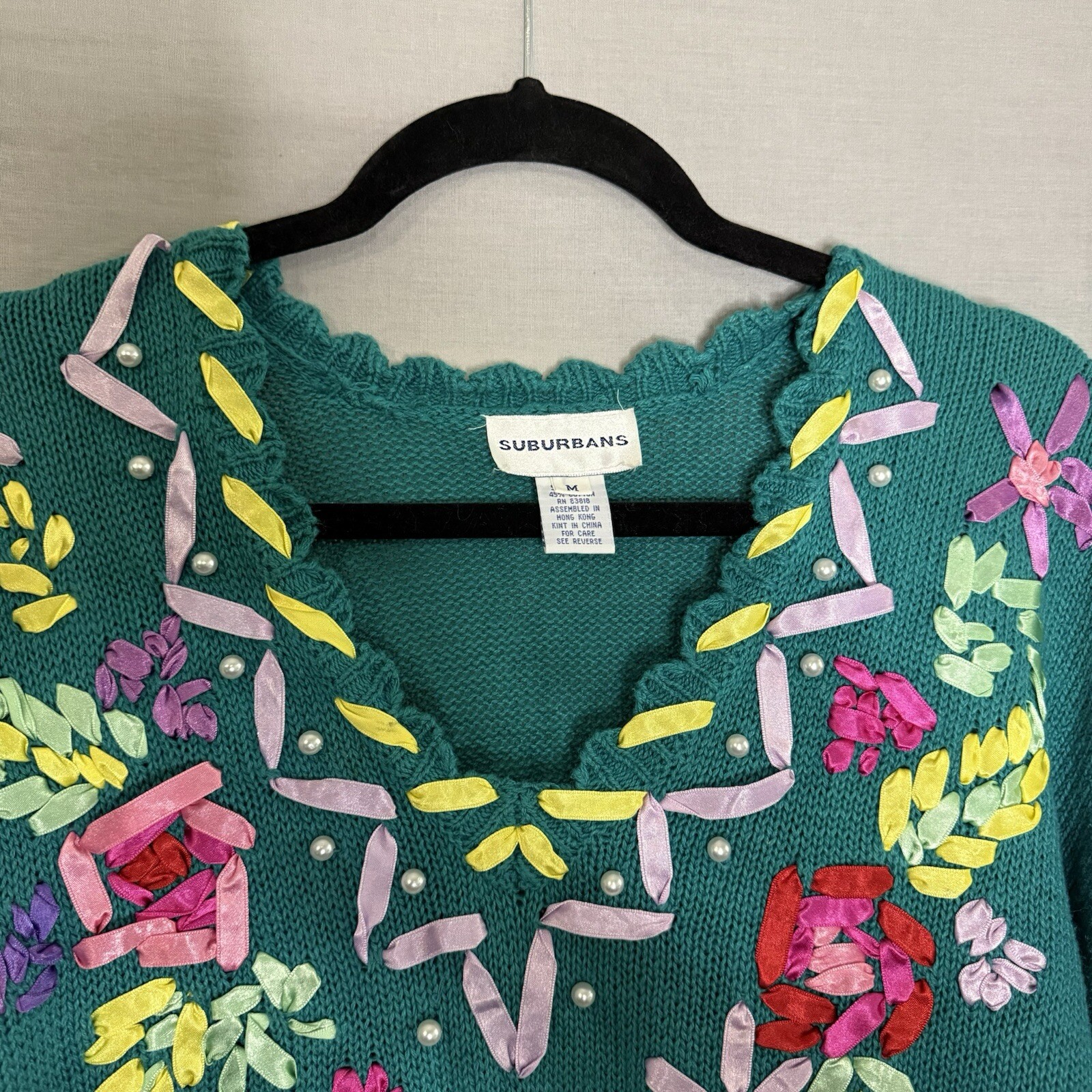 Suburbans M vintage Floral ribbon and pearl V Neck embellished sweater Tacky