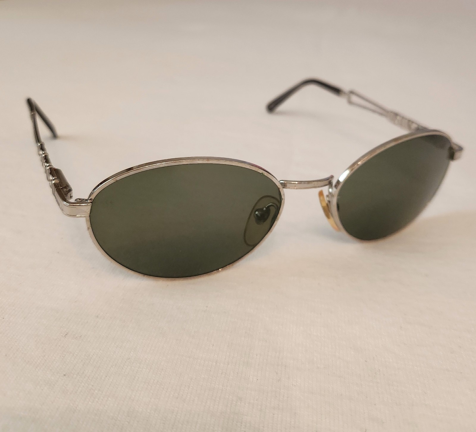 Moschino Sunglasses Vintage 90s Unique Gray Small Oval