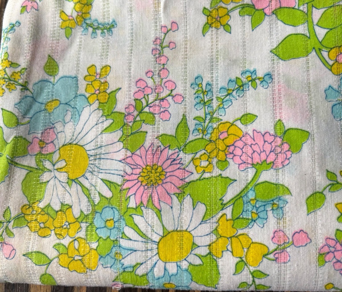 TRUE Vintage 60’s 70s Hippy Cottage Handmade Floral Daisies Sleeveless Top M/L