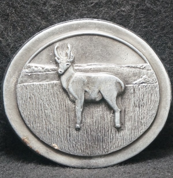 XG25103 VINTAGE 1981 ***THE ANTELOPE*** WILDLIFE ANIMAL ARTWORK MENS BELT BUCKLE