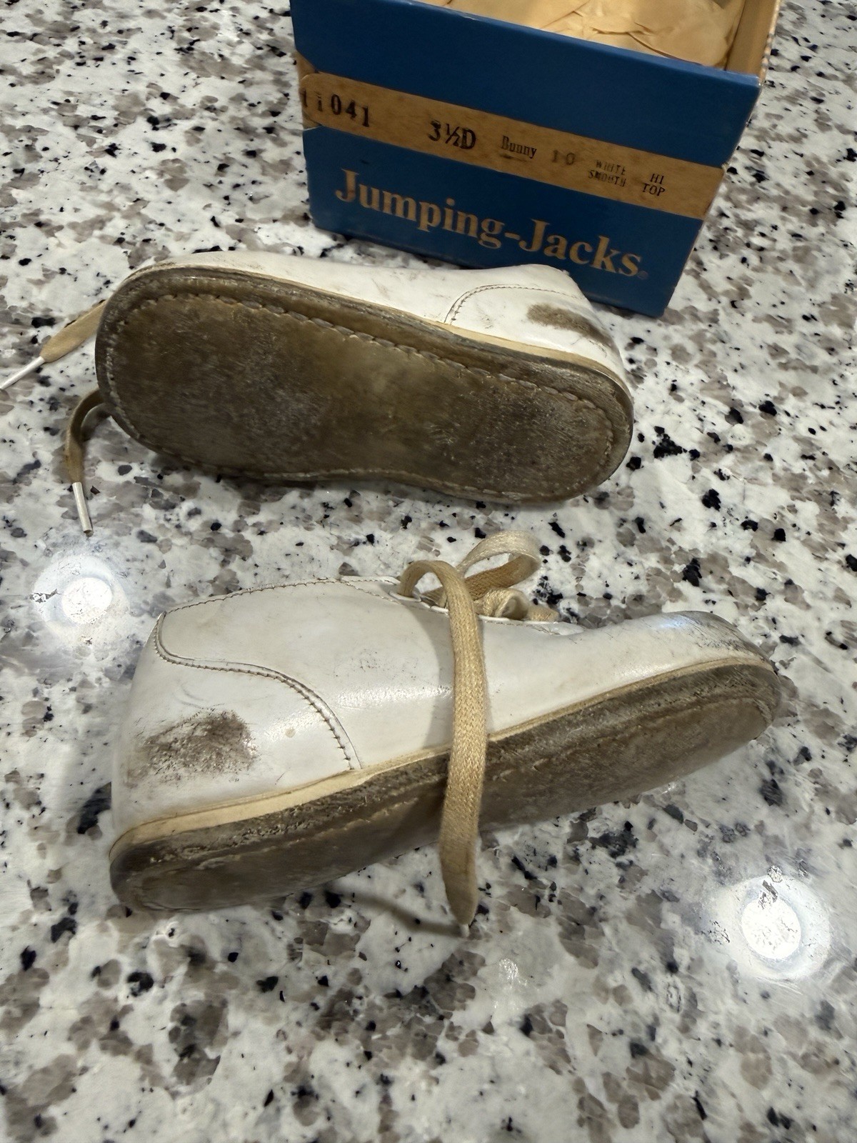 Jumping-Jacks White Leather Hi-Top Kids Shoes Style 1104 Size 3.5 Medium w/ Box