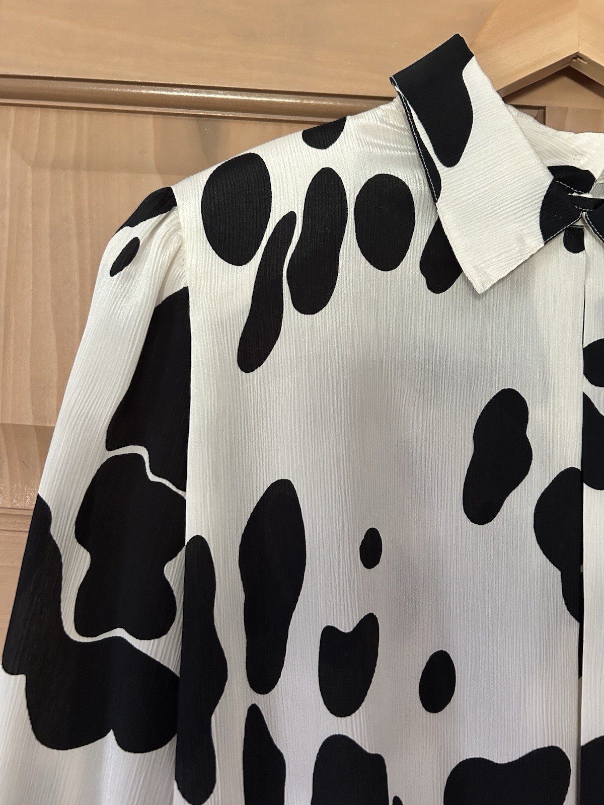 VTG Nilani Cow Print Blouse – 80s/90s Cinched Waist Long Sleeve Shirt Size 7/8