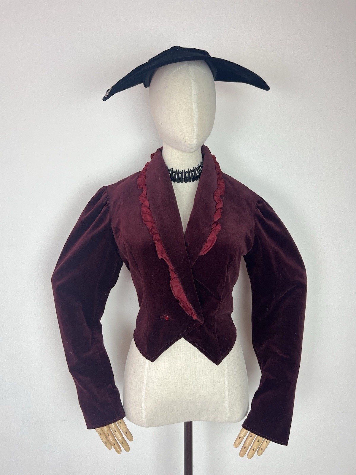 70s Vintage Gunne Sax Burgundy Velvet Cropped Double Breasted Ruffled Jacket S M
