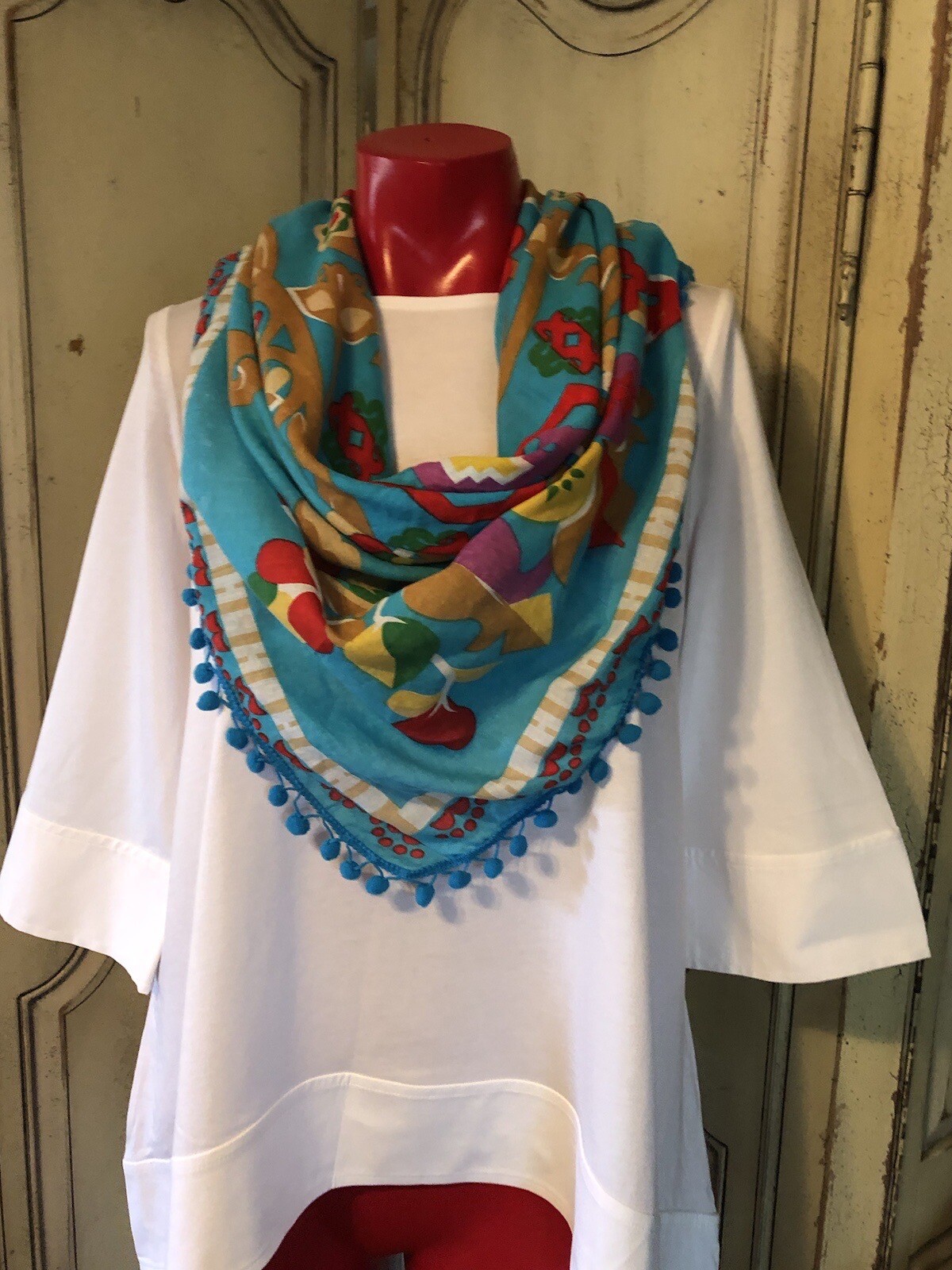 New scarf Measuring 20X40 Inches Turquoise Floral