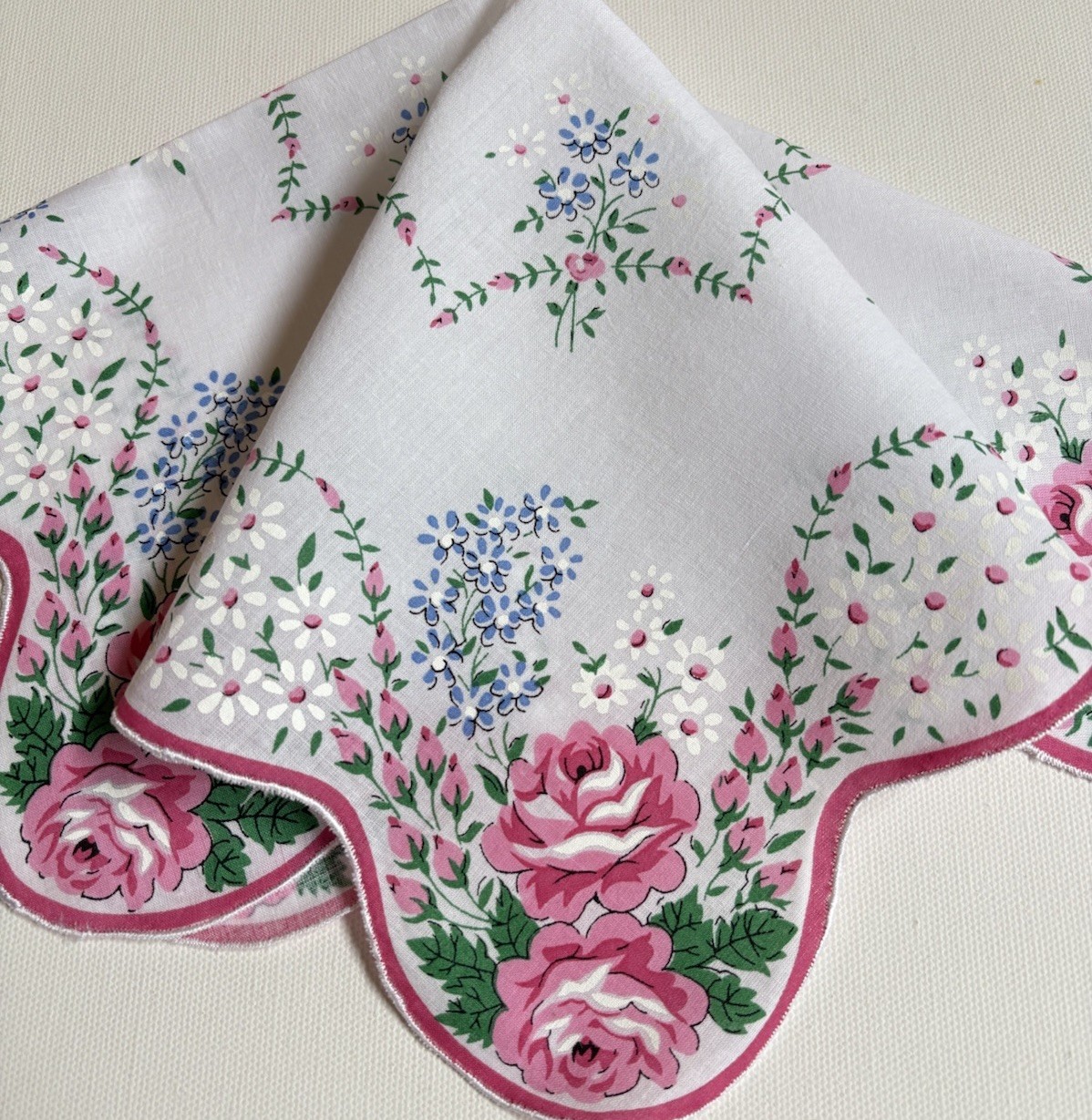 Beautiful New LuRay Pink ROSE Handkerchief Hankie With Scalloped Border