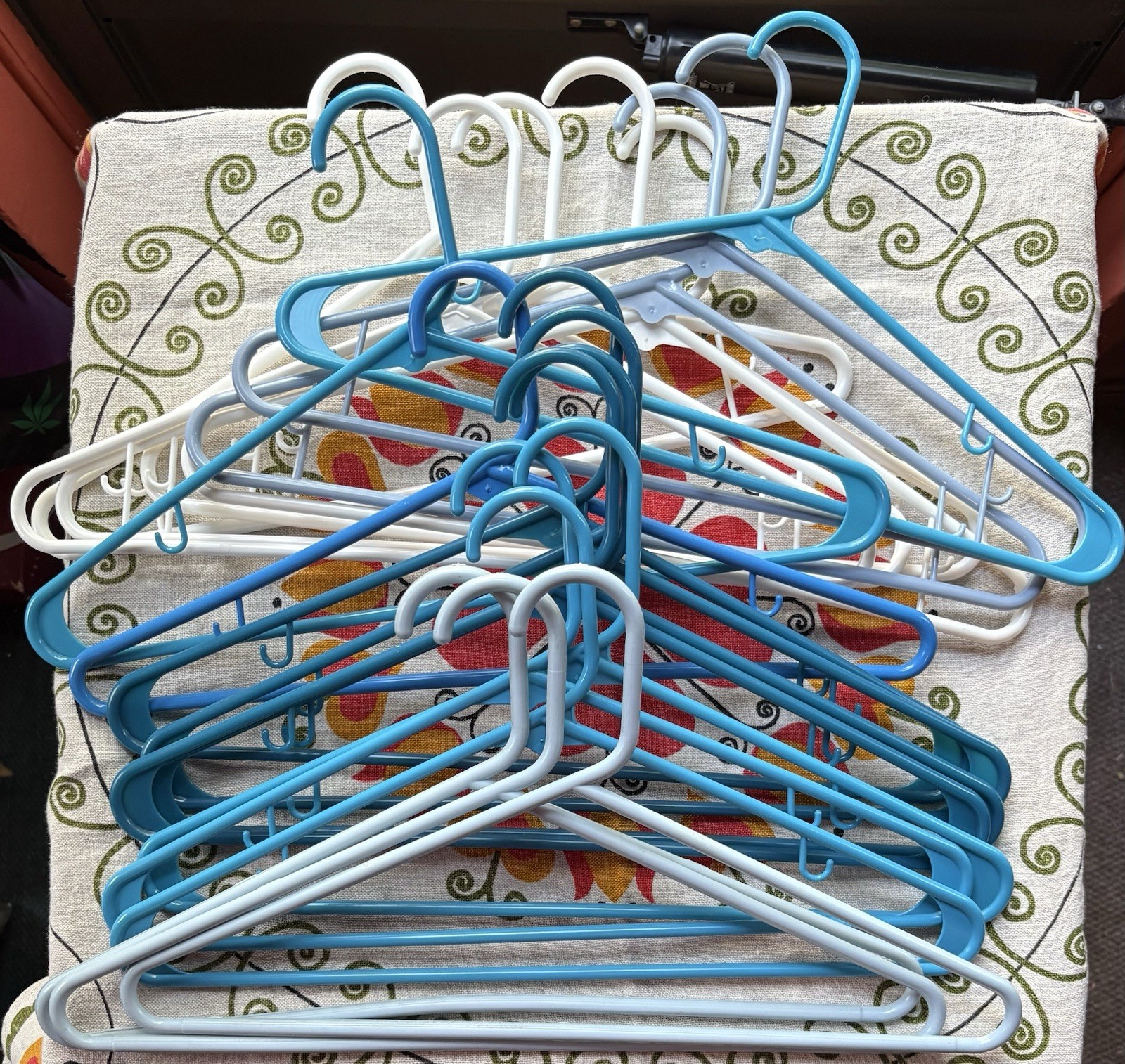 Vintage Plastic Tubular Hangers*lot of 20*White and Blues