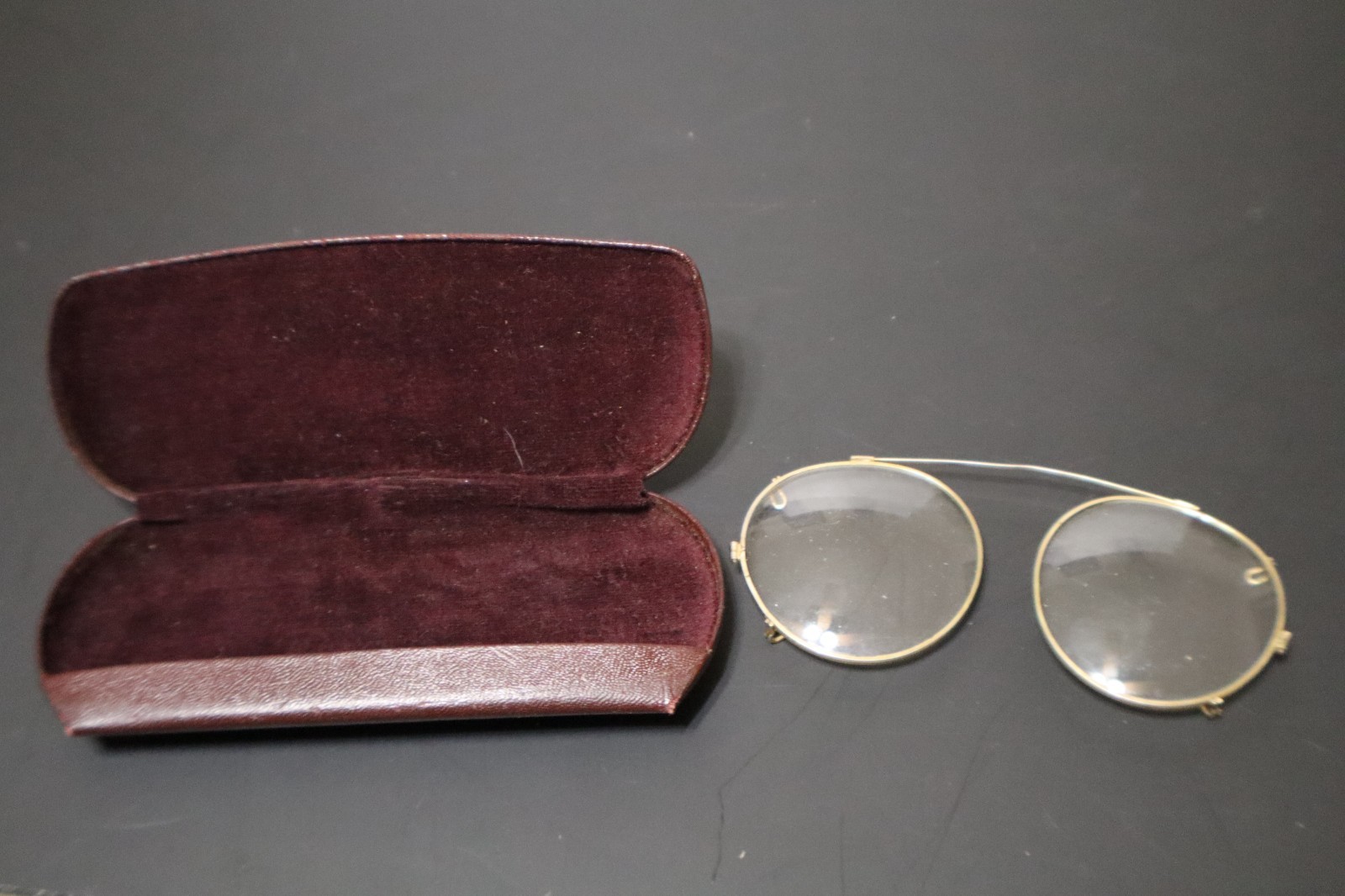 Vintage Pince-Nez Gold Tone CLIP ON SPECTACLES EYEGLASSES with case