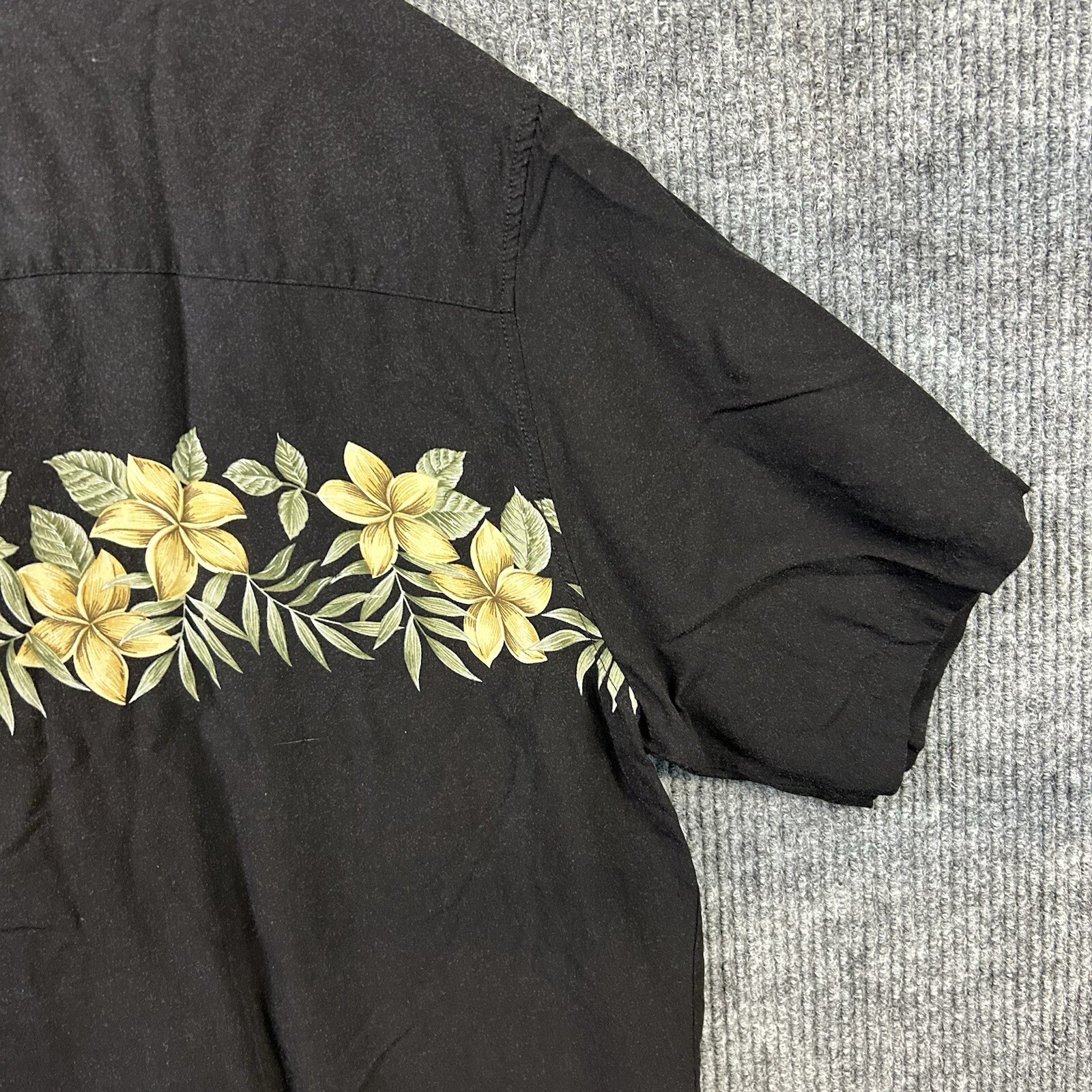 Vintage Hawaiian Button Shirt Men’s 2X Black Montage Collection