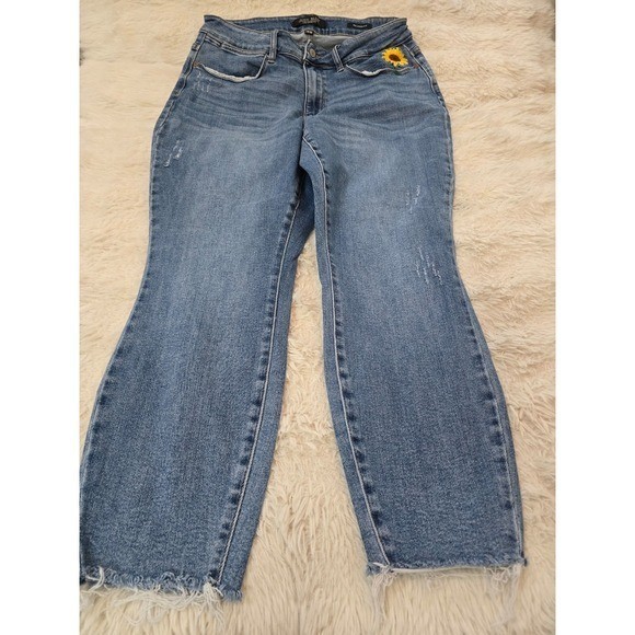 Judy Blue Sunflower Embroidered Distressed Raw Hem Crop Jeans Medium Wash 14W