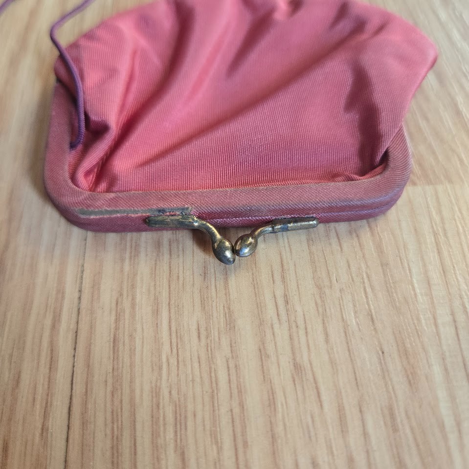 Vintage Floral Tapestry Purse with Matching Coin Pouch – Red Lining, Kiss Lock