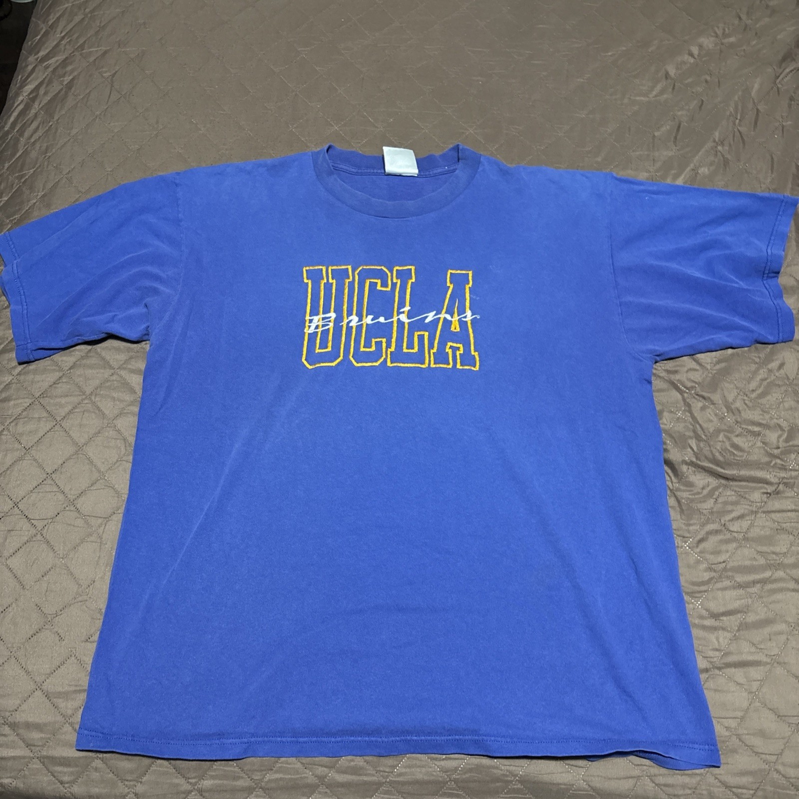 Mens 90’s Vintage Wolf Tag UCLA Bruins Embossed Heavyweight T Shirt Size 2xl