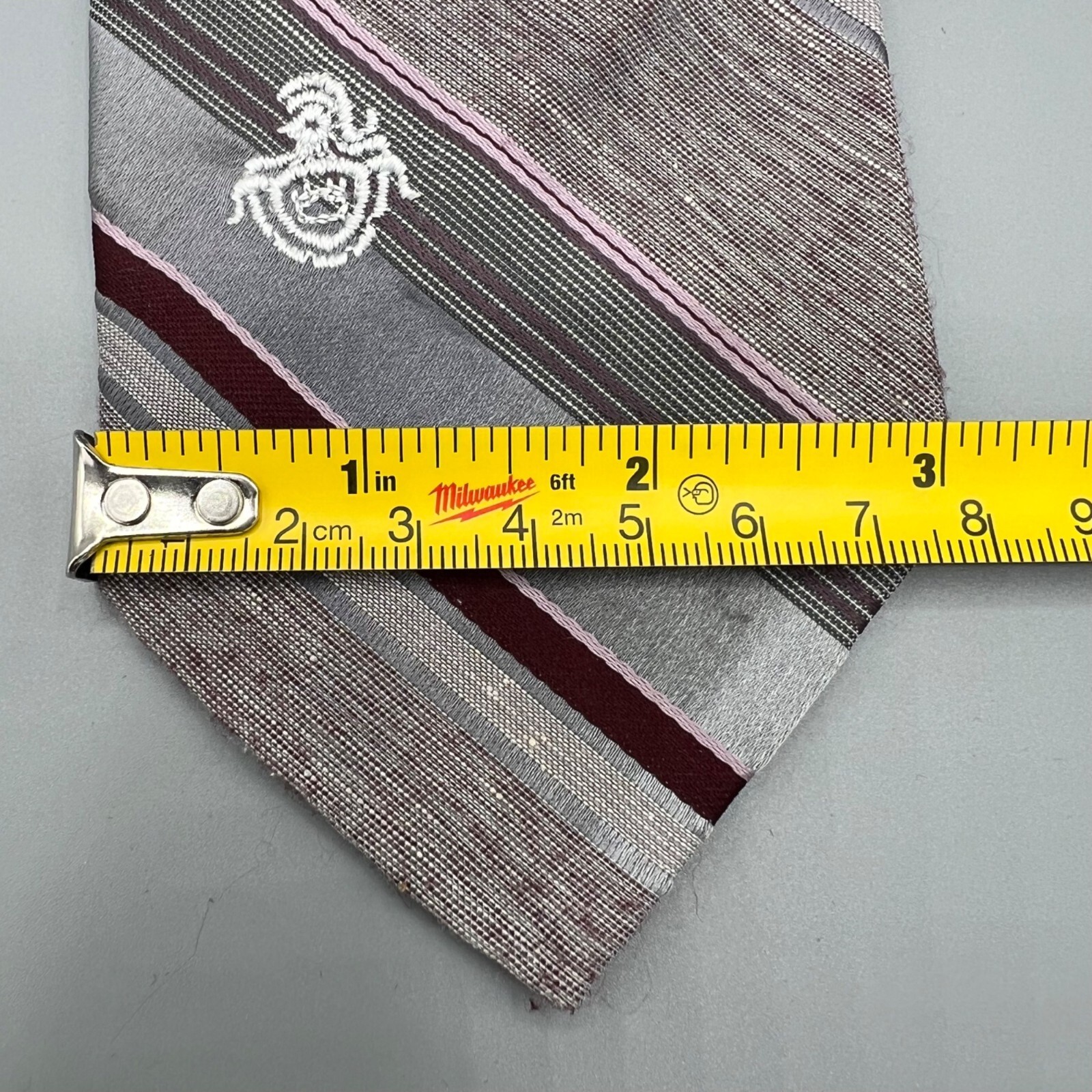 Vintage 1970s “Via Re” Men’s Embroidered Crest Regimental Striped Silver Tie