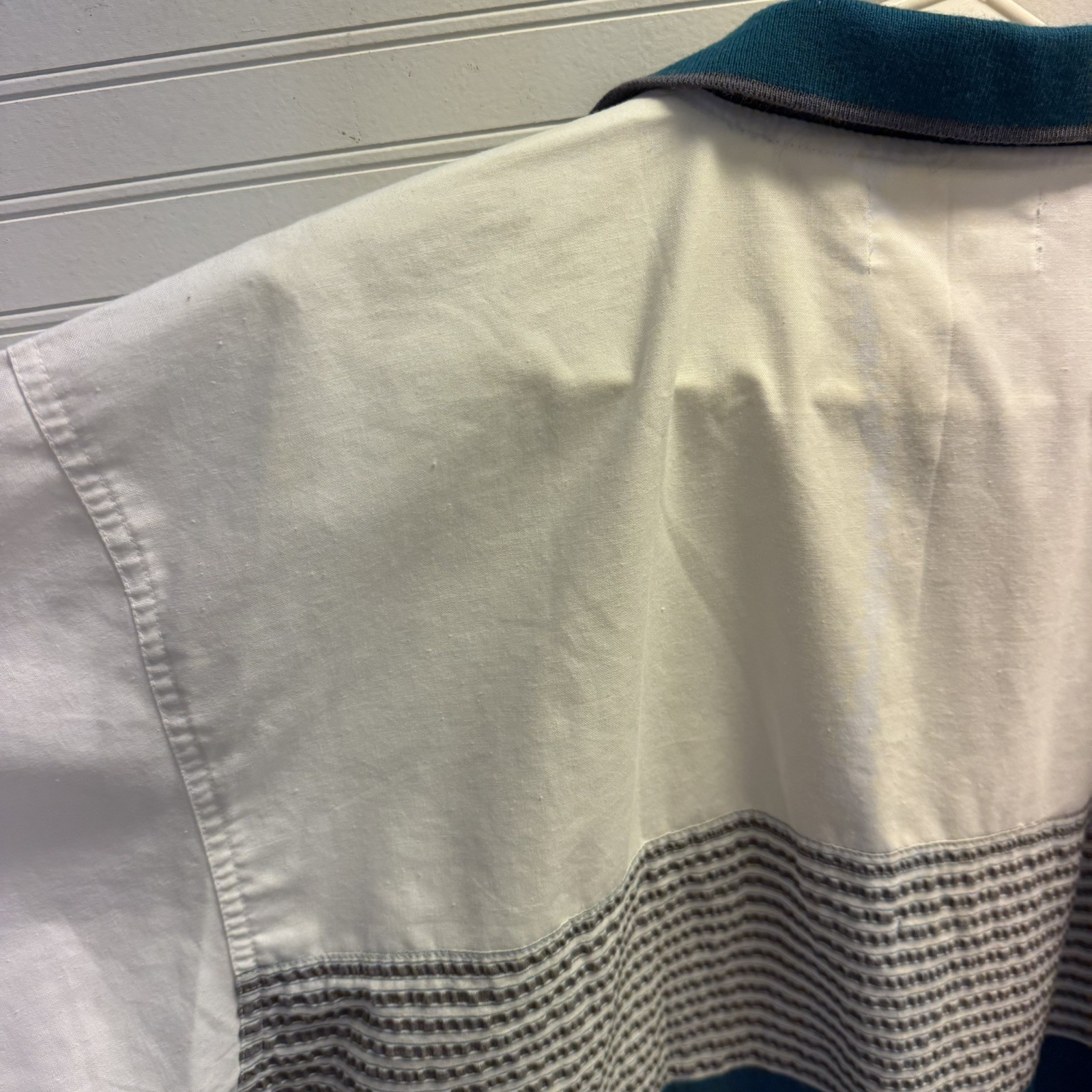 Bill Blass Men Vintage Top Teal Blue Polo Shirt White Upper chest relaxed sleeve