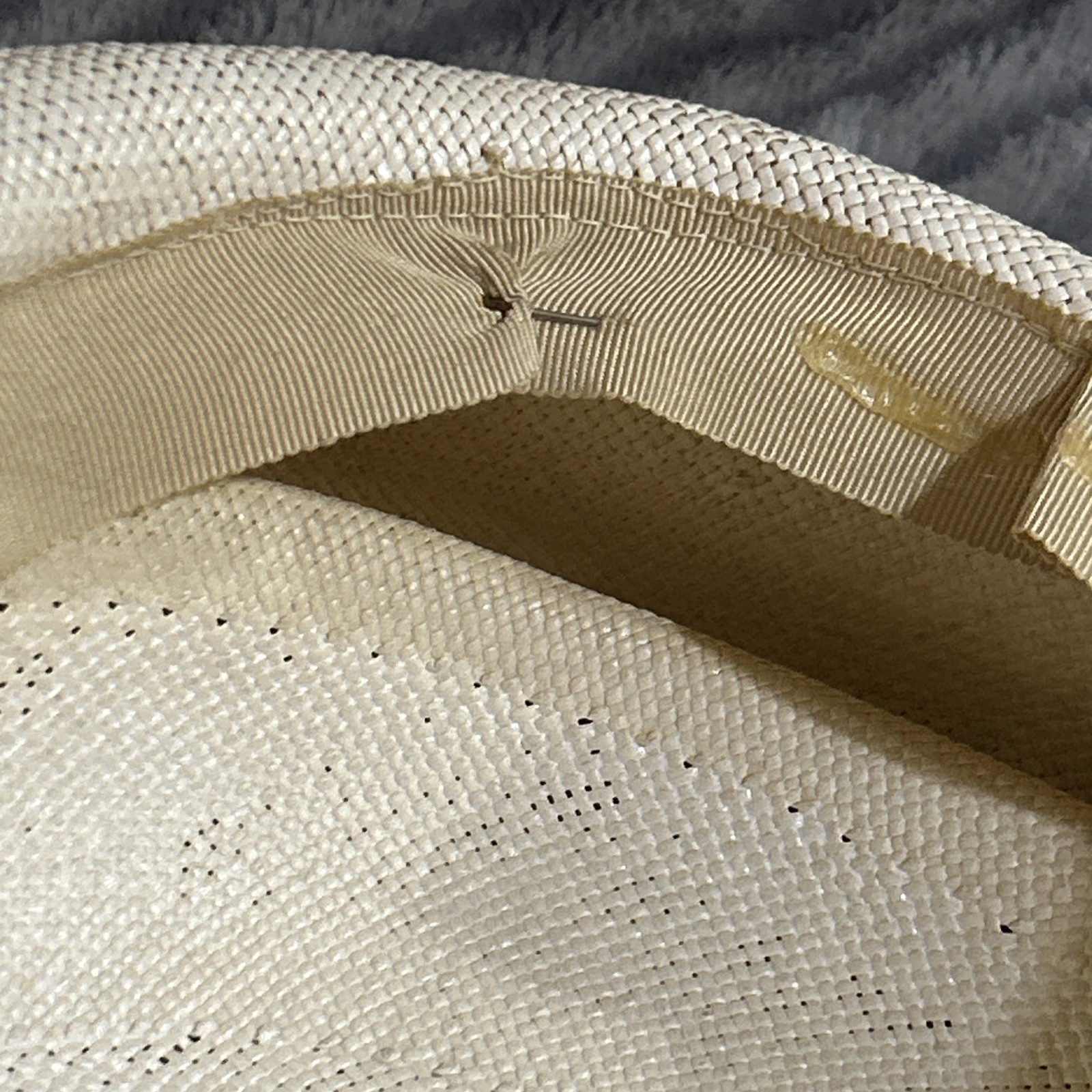 Vintage Off White Ladies Pillbox Hat W/Lace Netting