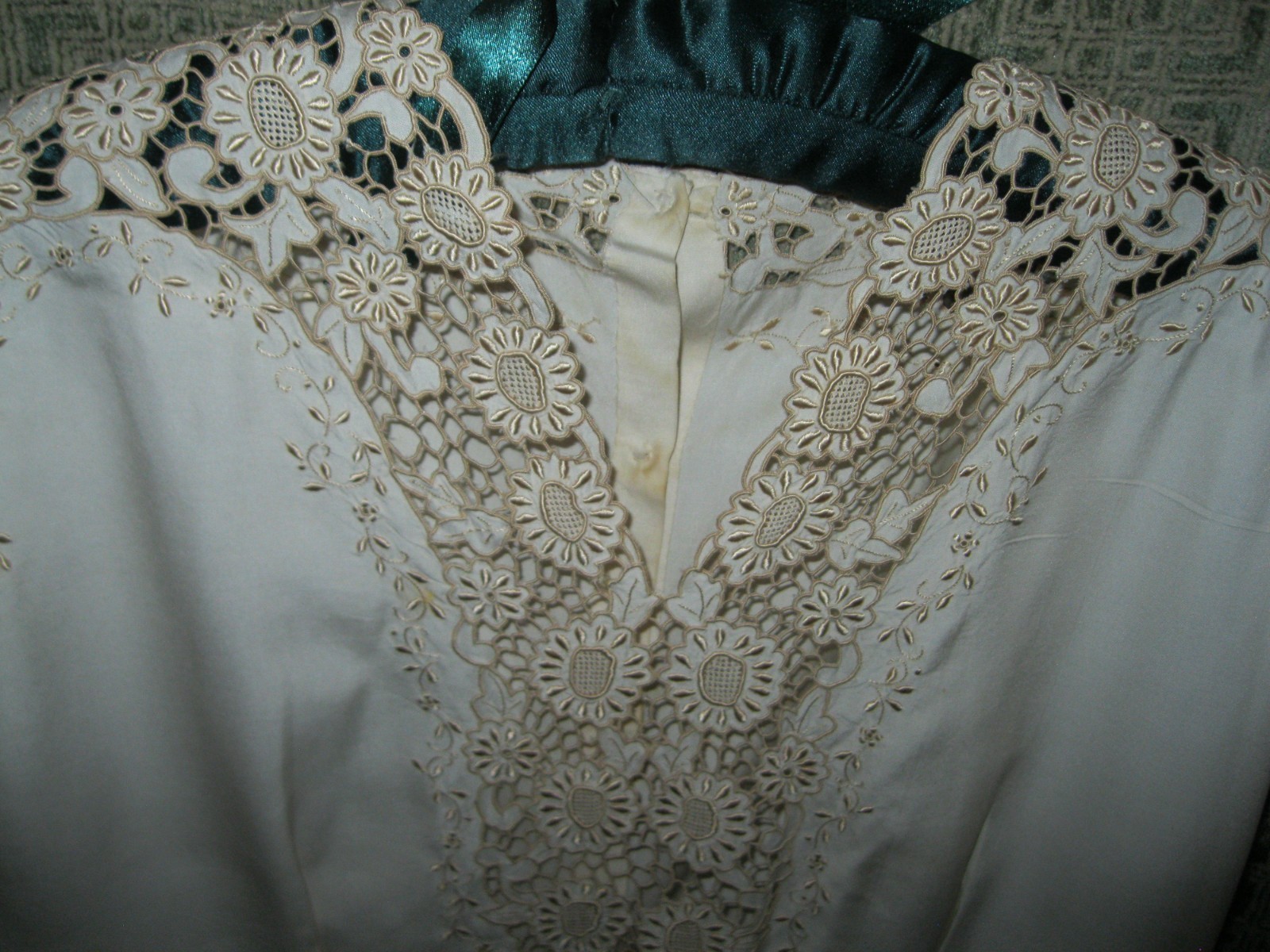 VINTAGE, CHINA SILK BLOUSE W/ ORNATE OPEN WORK/EMB., SZ. XS.,S/S, CREAM COLORED