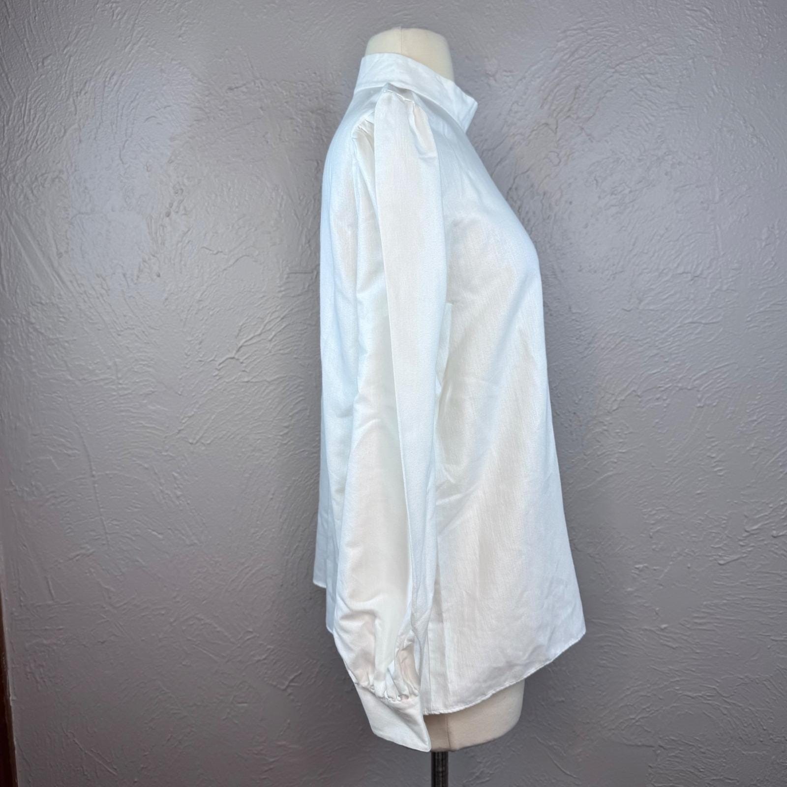 Vintage 80’s Women’s Medium White Asymmetrical Long sleeve Blouse New Wave Funky