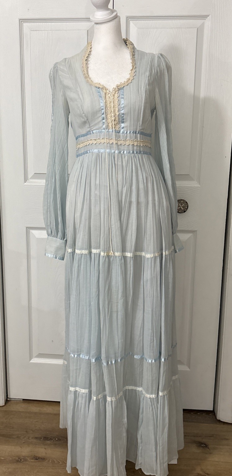Vintage 1970’s Gunne Sax Blue Prairie Dress Cottagecore Size 9 Maxi