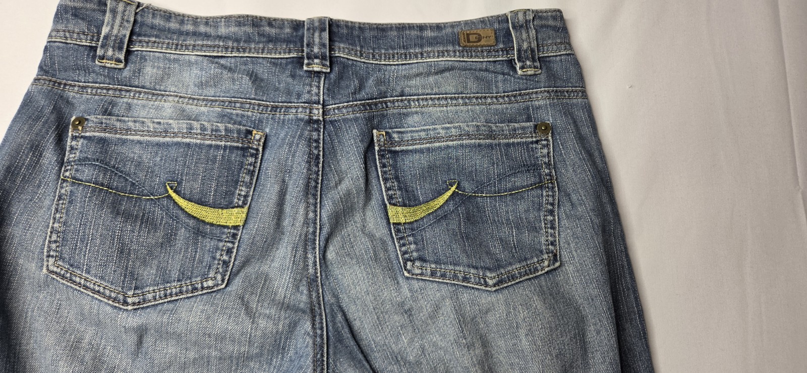 Vintage Y2K DKNY East Village Flare Jeans Women’s Size 8 Regular Stretch Blue