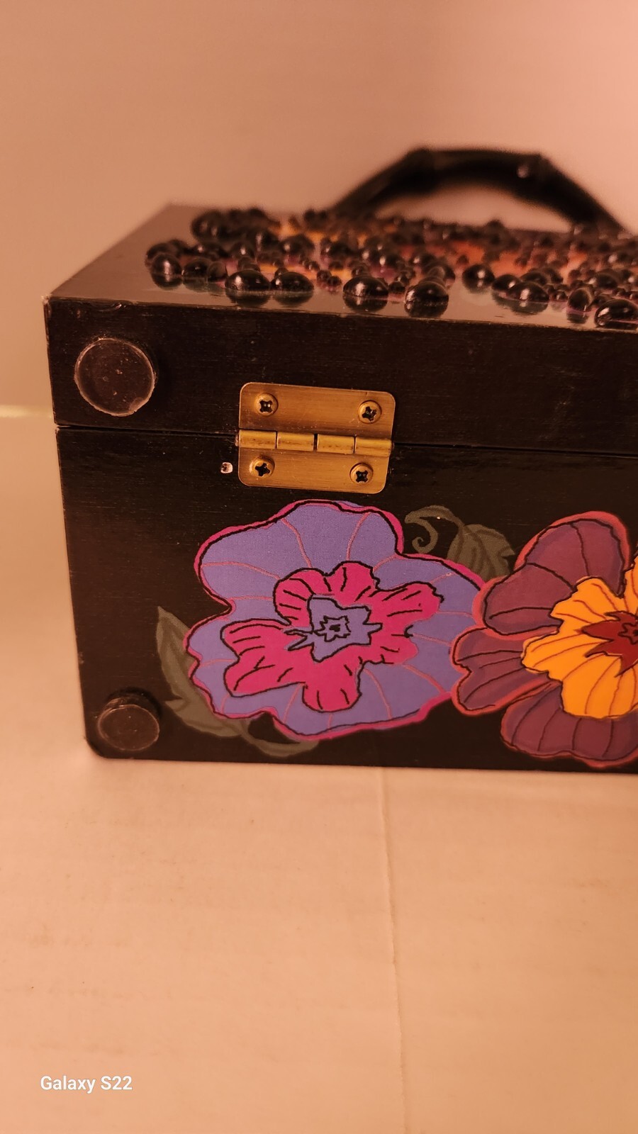 Very Nice Wooden Beaded Purse Flower Design Made In China!