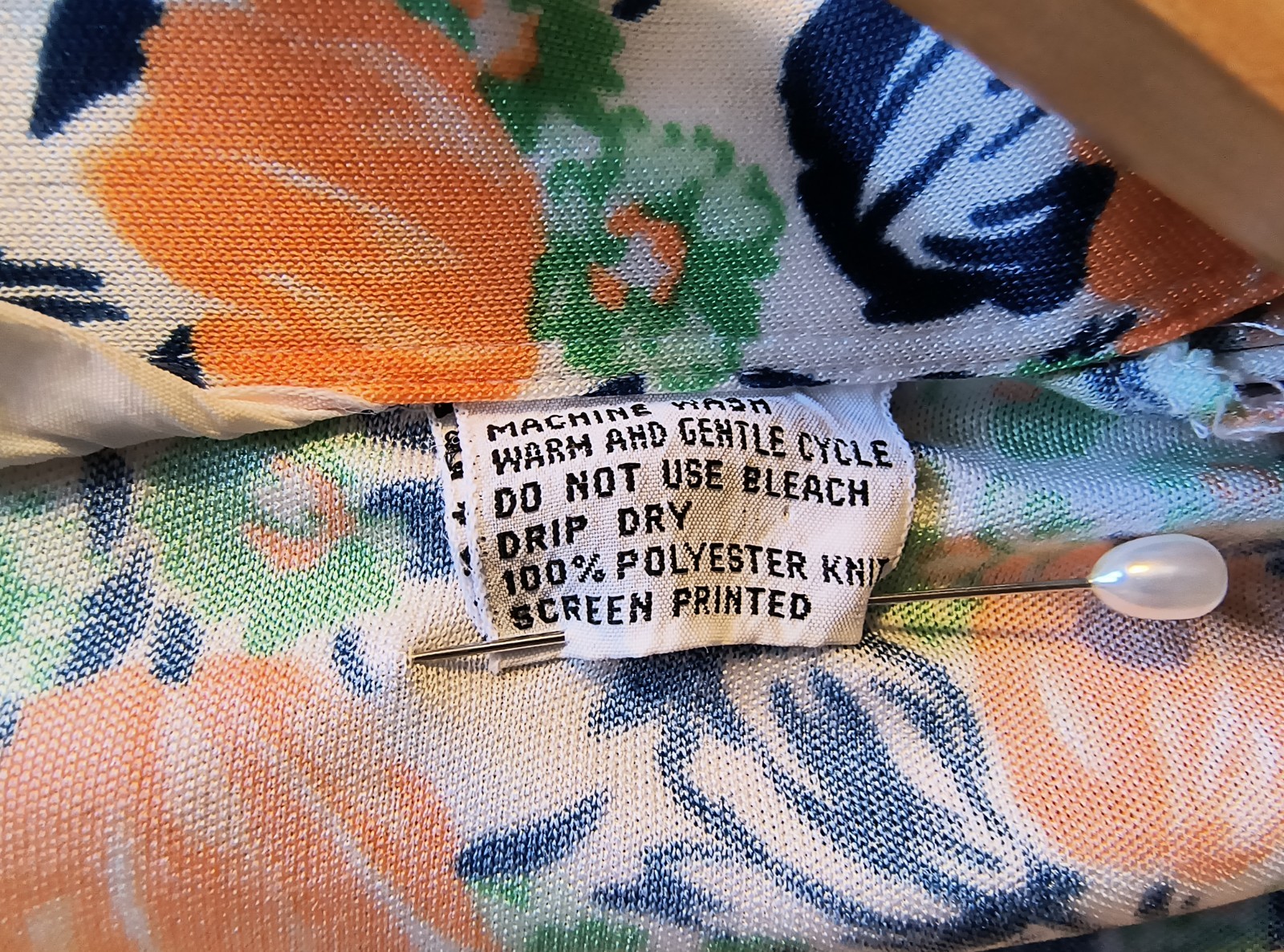Women’s vintage Hooper blouse, delightful tulip print, made British Hong King