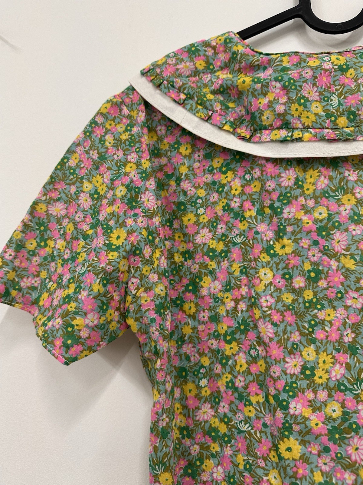 60s Vintage Women’s Multicolor Floral Collared Short Sleeve Blouse handmade