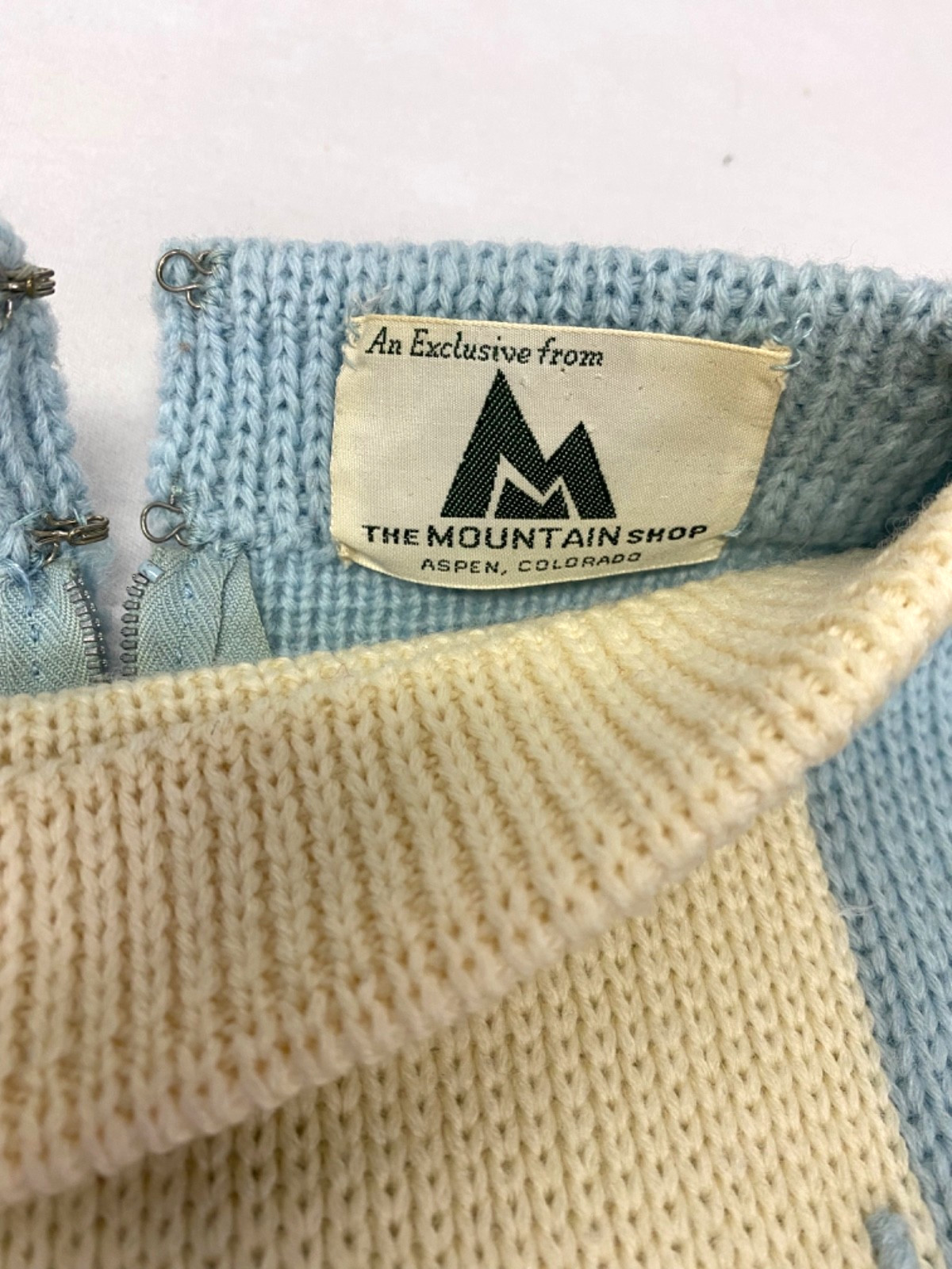 Vintage Sweater Snowflake Knit Blue & White Winter Pullover Aspen Mountain CO
