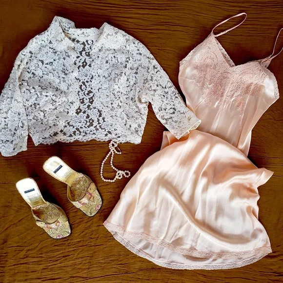 Off White Antique Lace Bed Jacket M