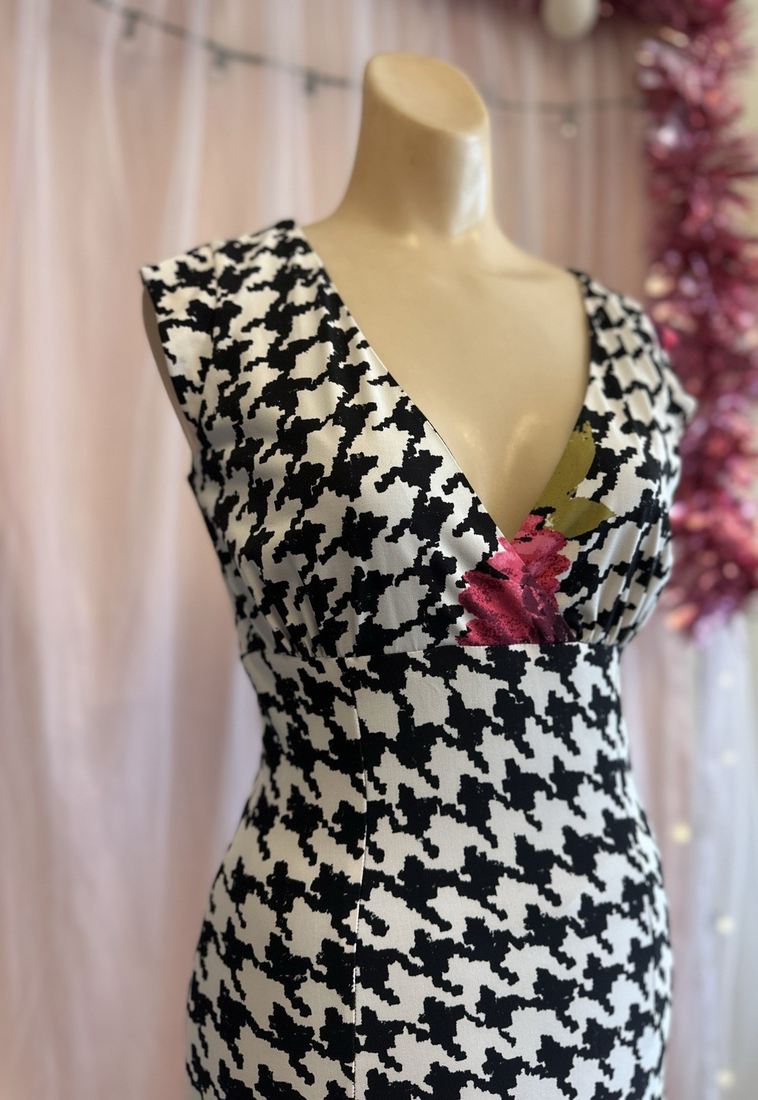 Vintage Y2K 2000s Does 60s Wiggle Pencil Dress Houndstooth Floral Deep V S