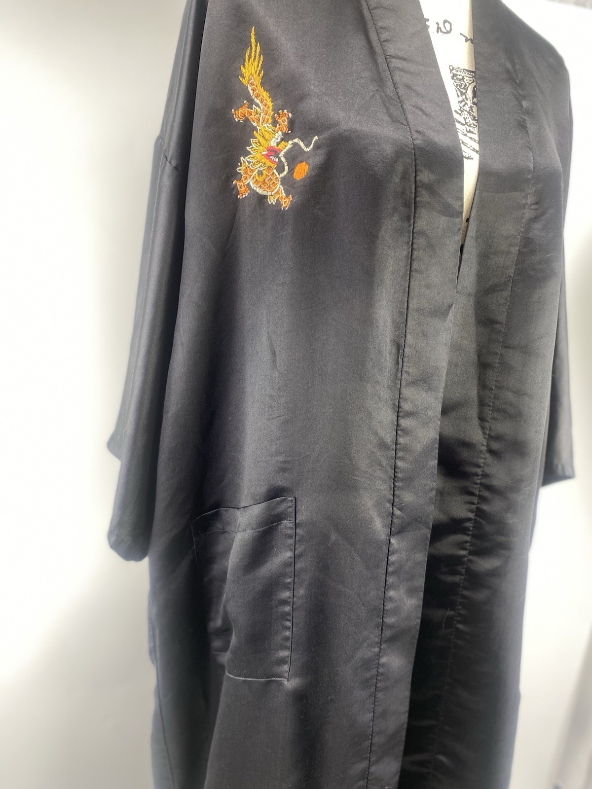 Vintage Golden Dragon Hand Embroidered Silk Robe Size X-LARGE