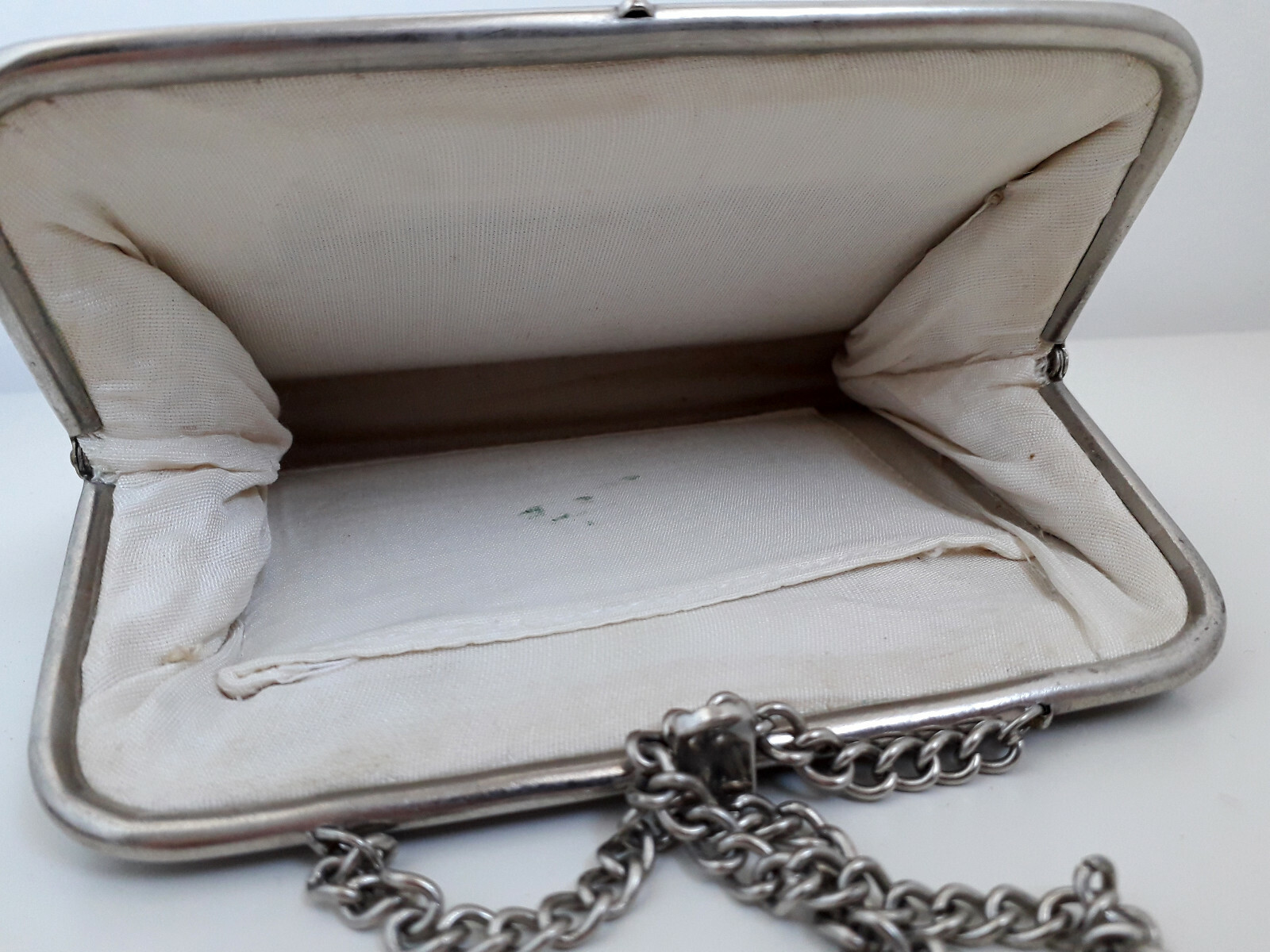 Vintage silver sequins small purse delicate chain handle woman evening retro bag