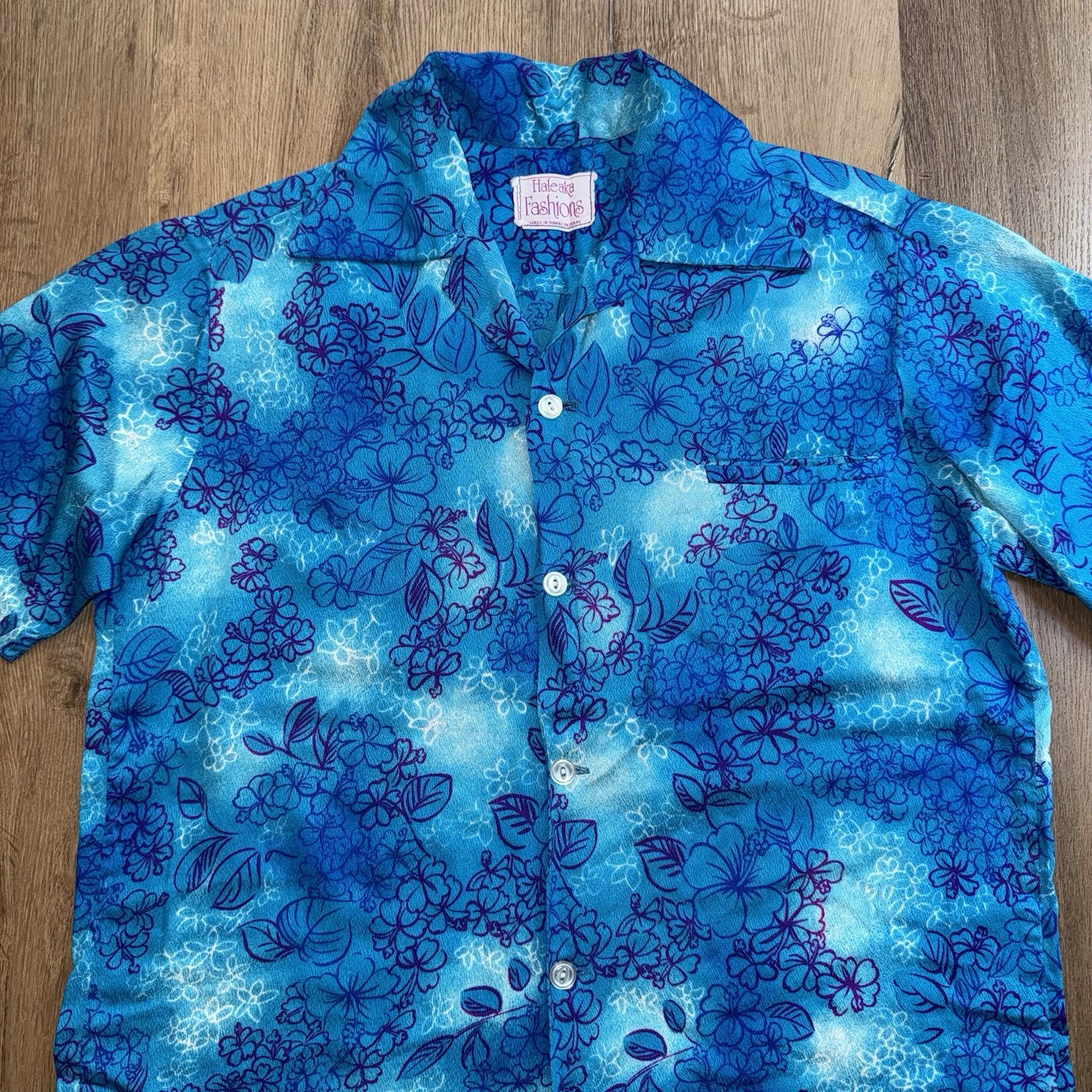 Haleaka Fashions Shirt Mens Vintage Hawaiian Rayon Blend Surf 60s 70s Medium