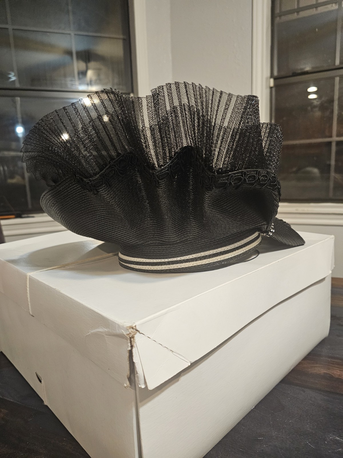 Vintage Church / Derby Hat. Stunning Shape And Laced Border.