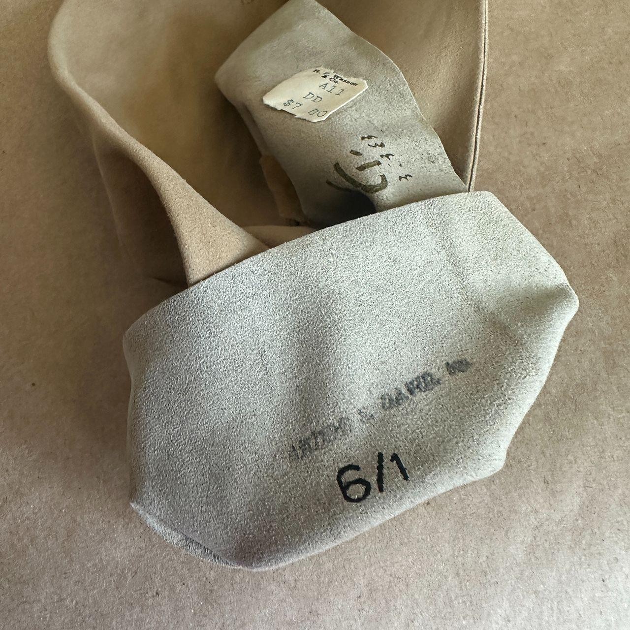 H.P. Watson Vintage Suede Beige Rosalind gloves size 6/1 small unlined 13in long