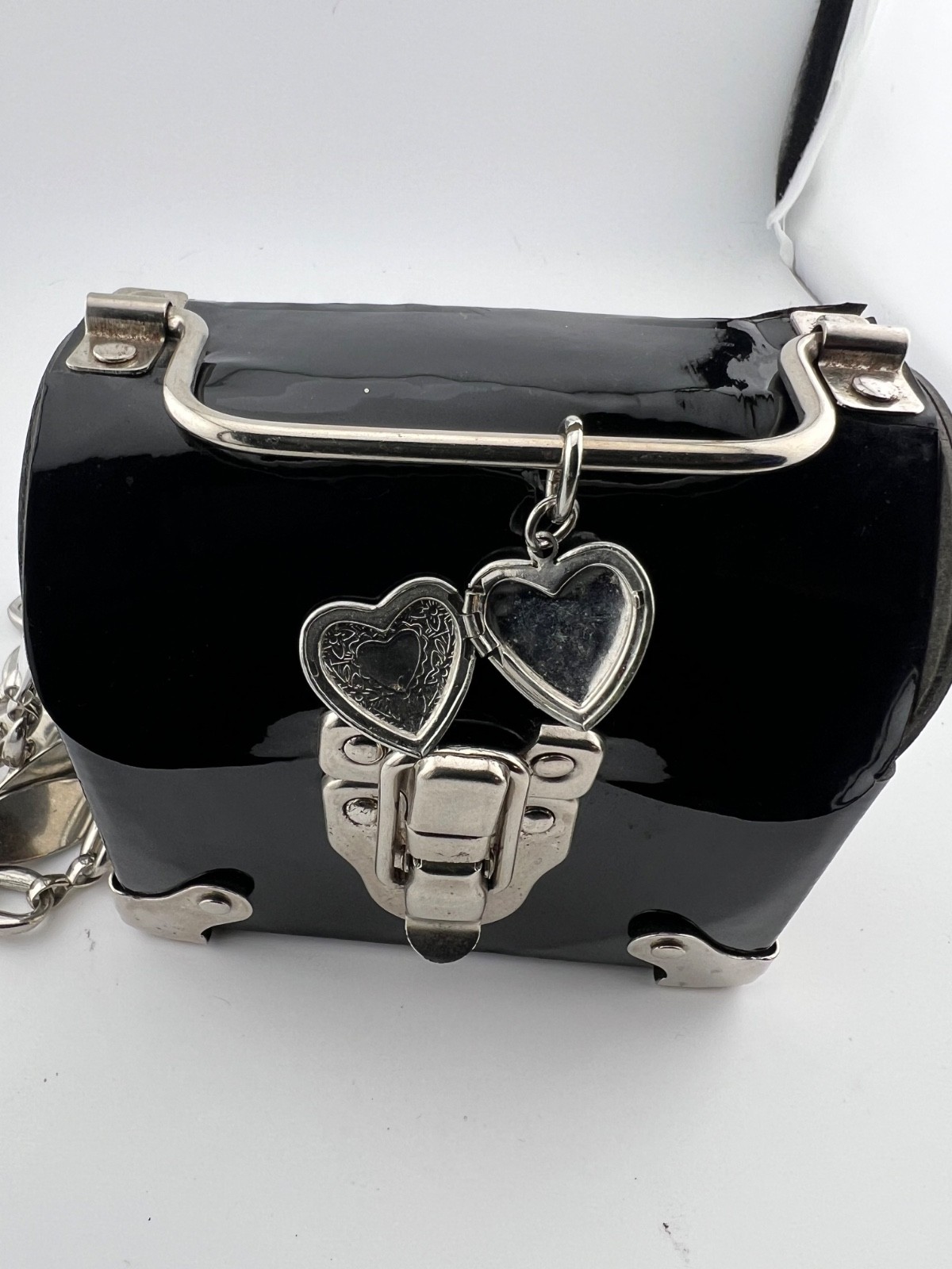 Vtg Hardcase Trunk Bag Black Patent Silver Heavy Chain Locket Heart Purse USA