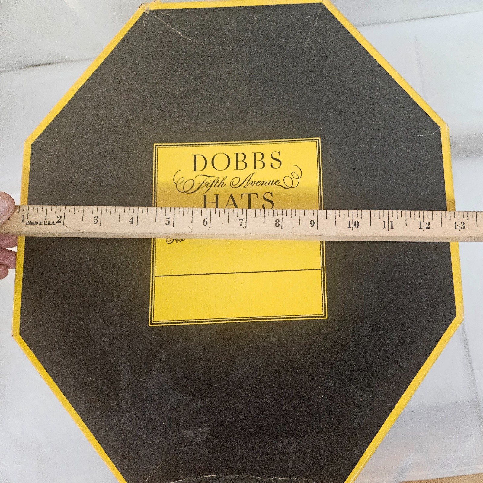 Vintage DOBBS Fifth Avenue EMPTY Hat Box in Good Condition 7″ x 13″ x 15″