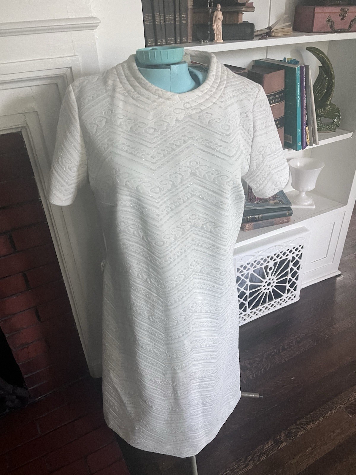 VOLUP vintage Lady Carol of New York White Textured Shift Dress w/ Rope Belt