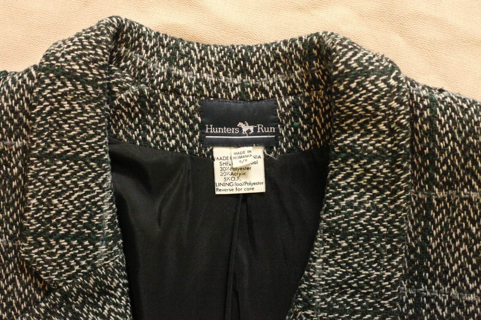 VTG HUNTERS RUN Womens Sz 5/6 Plaid Gray Tweed Coat Jacket Wool Blend Romania