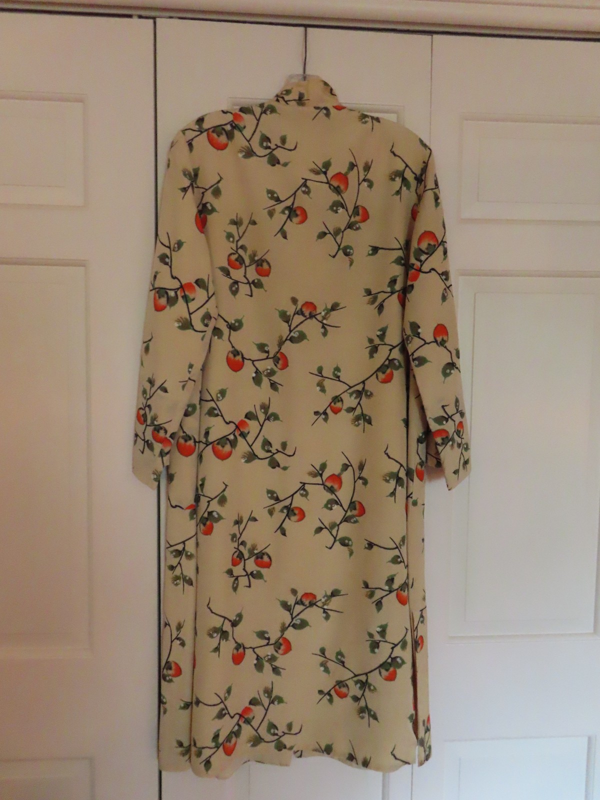 Vintage Japanese silk robe dressing gown with frog closure buttons