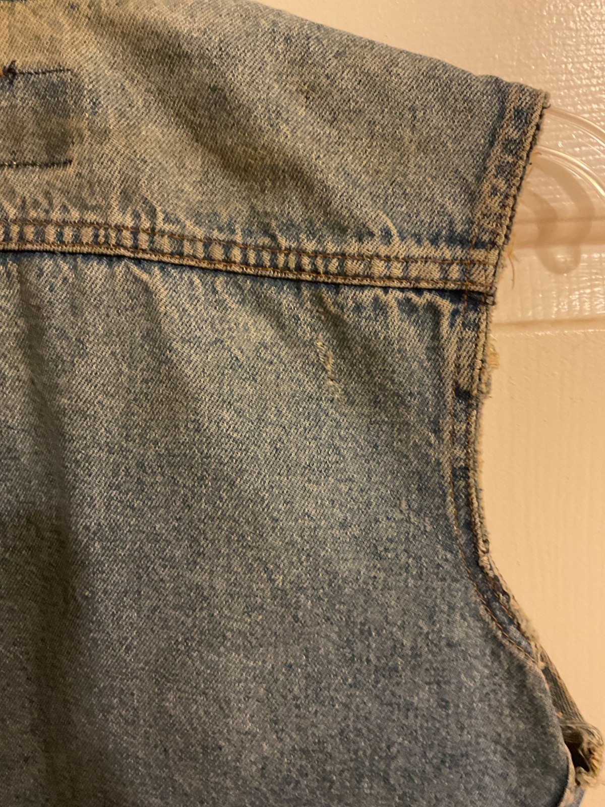 VINTAGE PLAIN POCKETS KEMMERER VERY DISTRESSED JACKET w/REMOVED SLEEVES M. 10-12