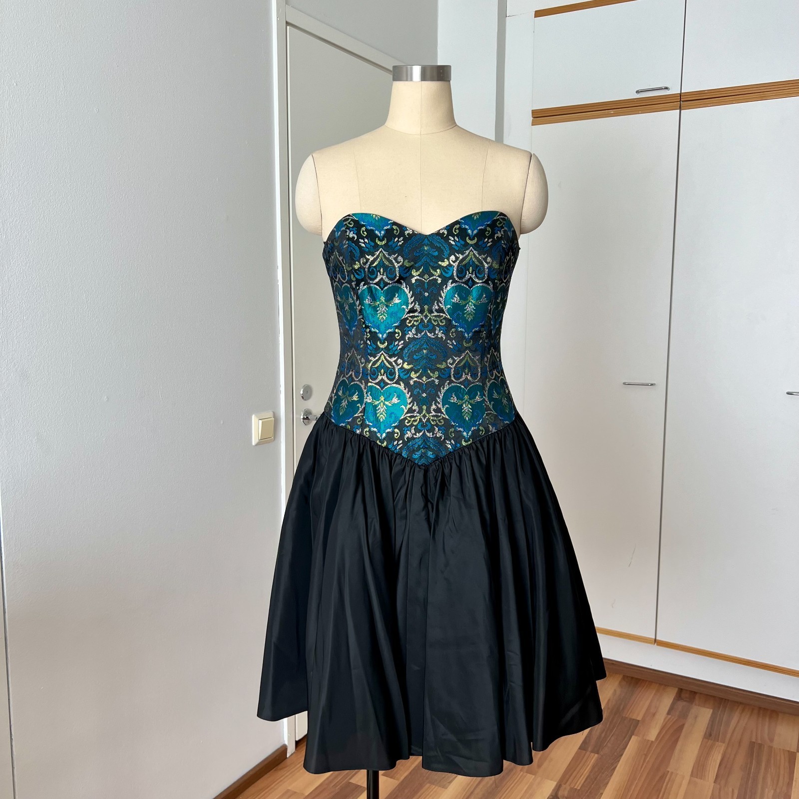 1980s Brocade Cocktail Party Prom Dress Metallic Damask Strapless Cocktail Midi