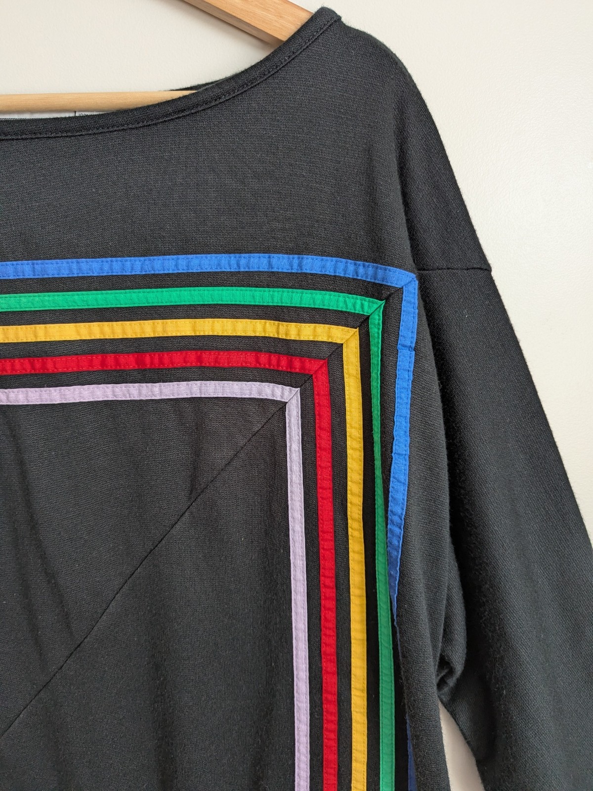 True Vintage Rainbow Stripe Sweatshirt 80s Black Top Sz 42 Retro Unisex Sweater