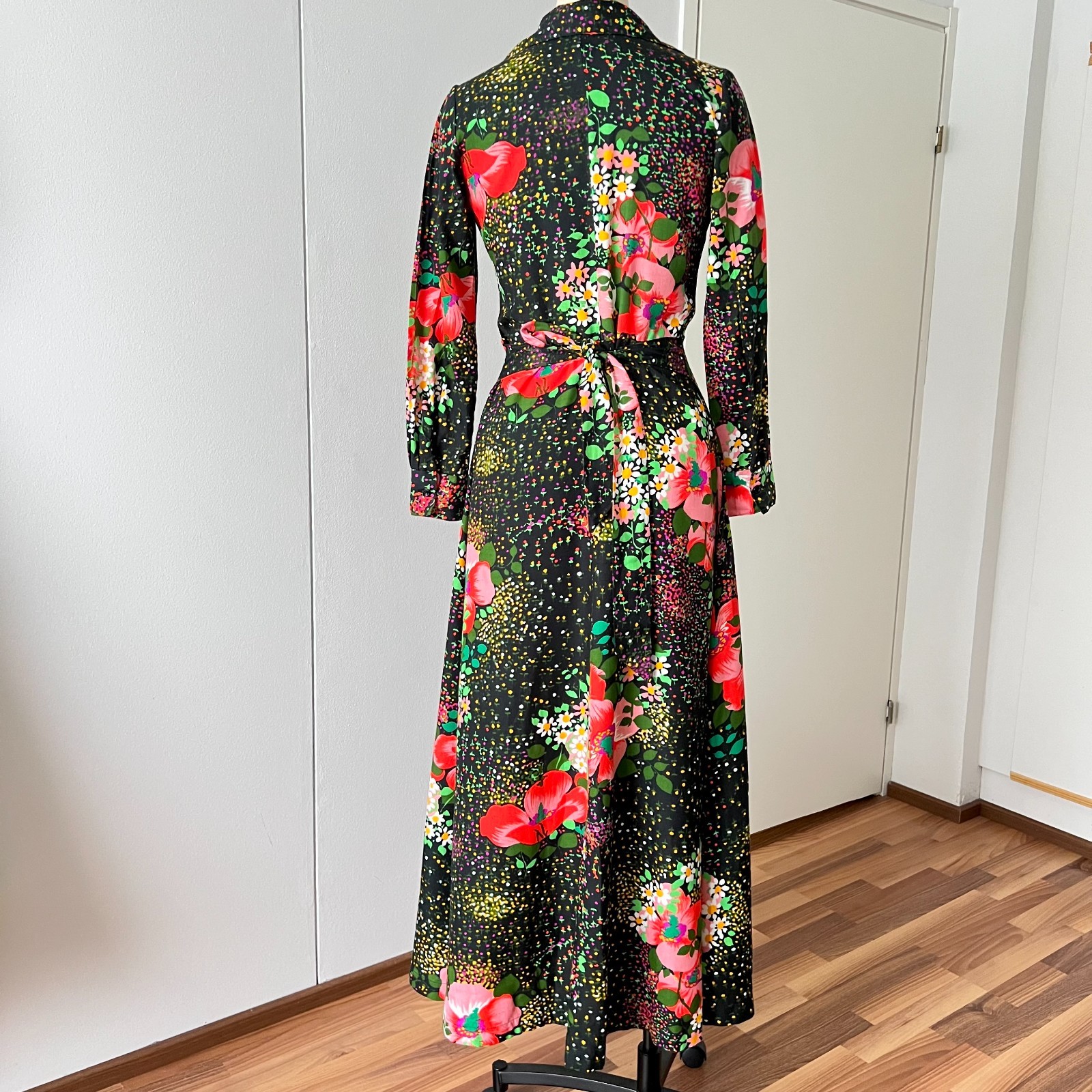 1970s Vintage Button Front Floral Maxi Dress Psychedelic Mod Long Sleeves Boho