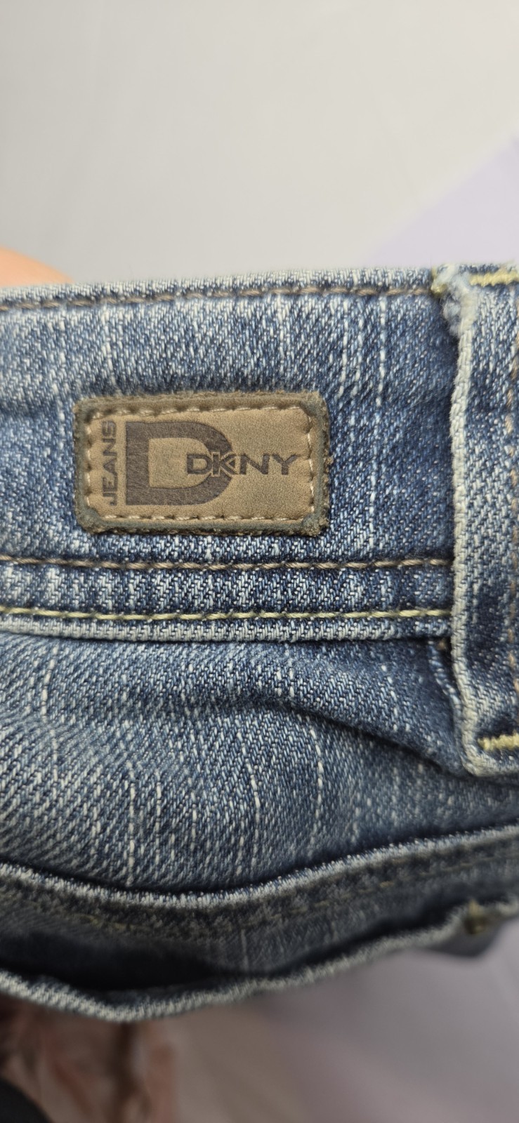 Vintage Y2K DKNY East Village Flare Jeans Women’s Size 8 Regular Stretch Blue